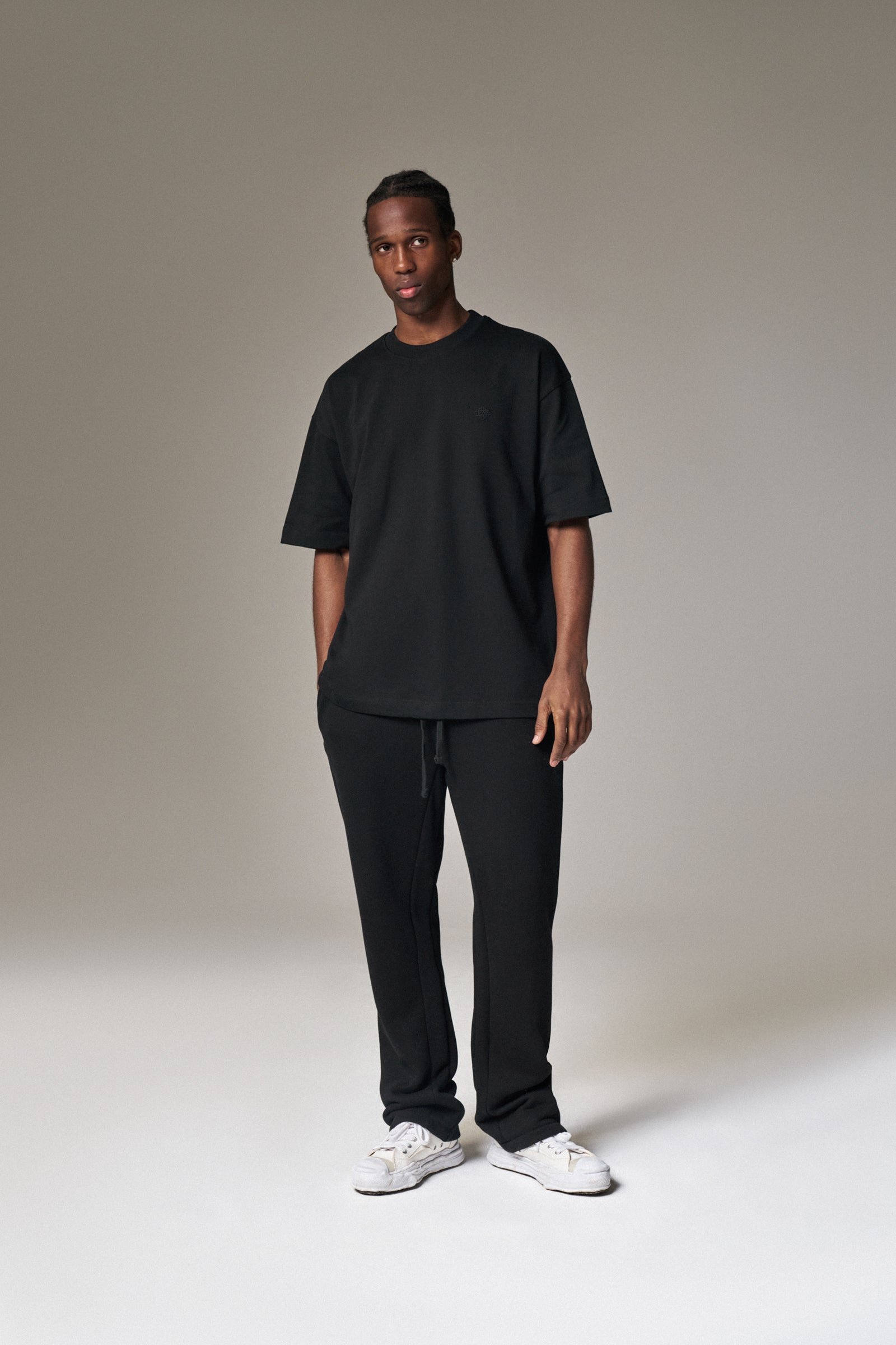 LAUNDERED CLASSICS T-SHIRT - BLACK