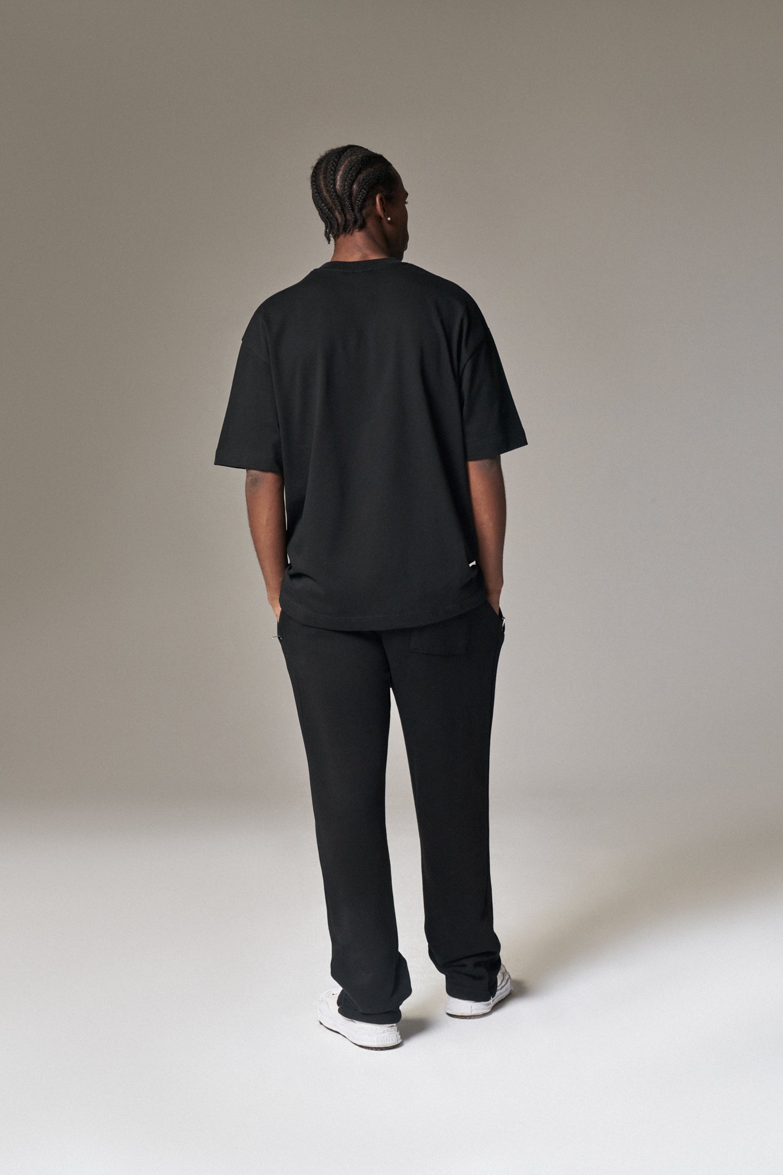 LAUNDERED CLASSICS T-SHIRT - BLACK