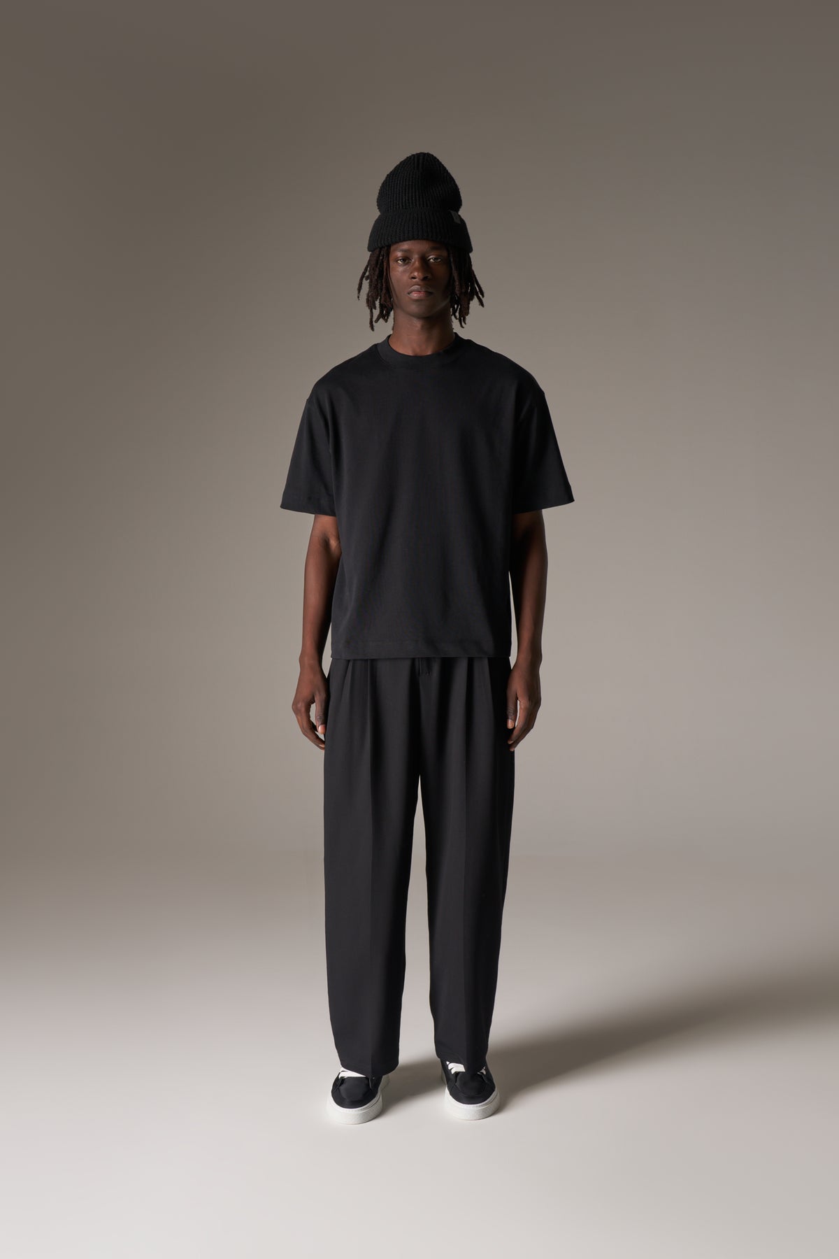 HEAVYWEIGHT BLANK T-SHIRT - BLACK