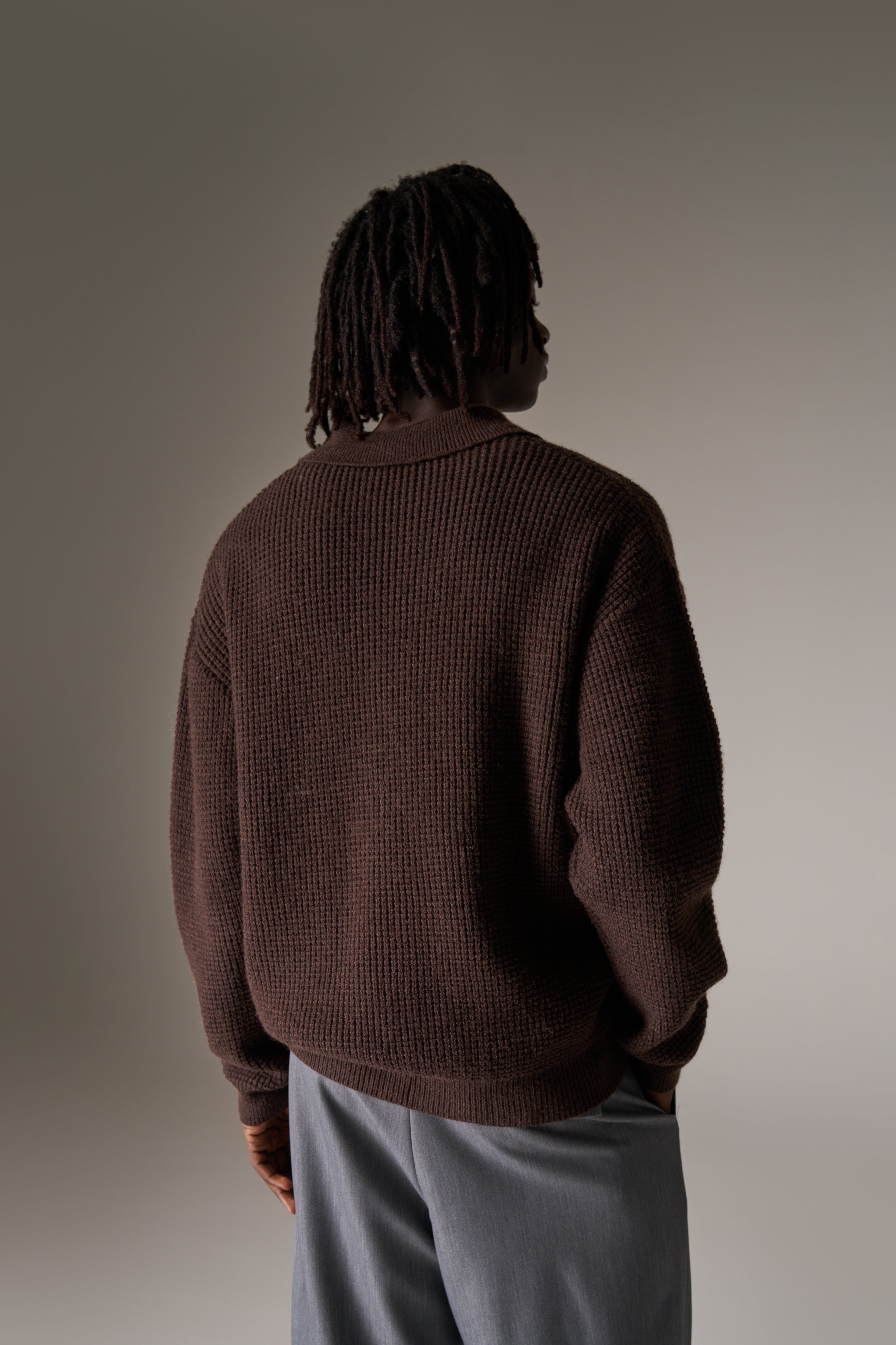WAFFLE KNIT LONG SLEEVE POLO - BROWN