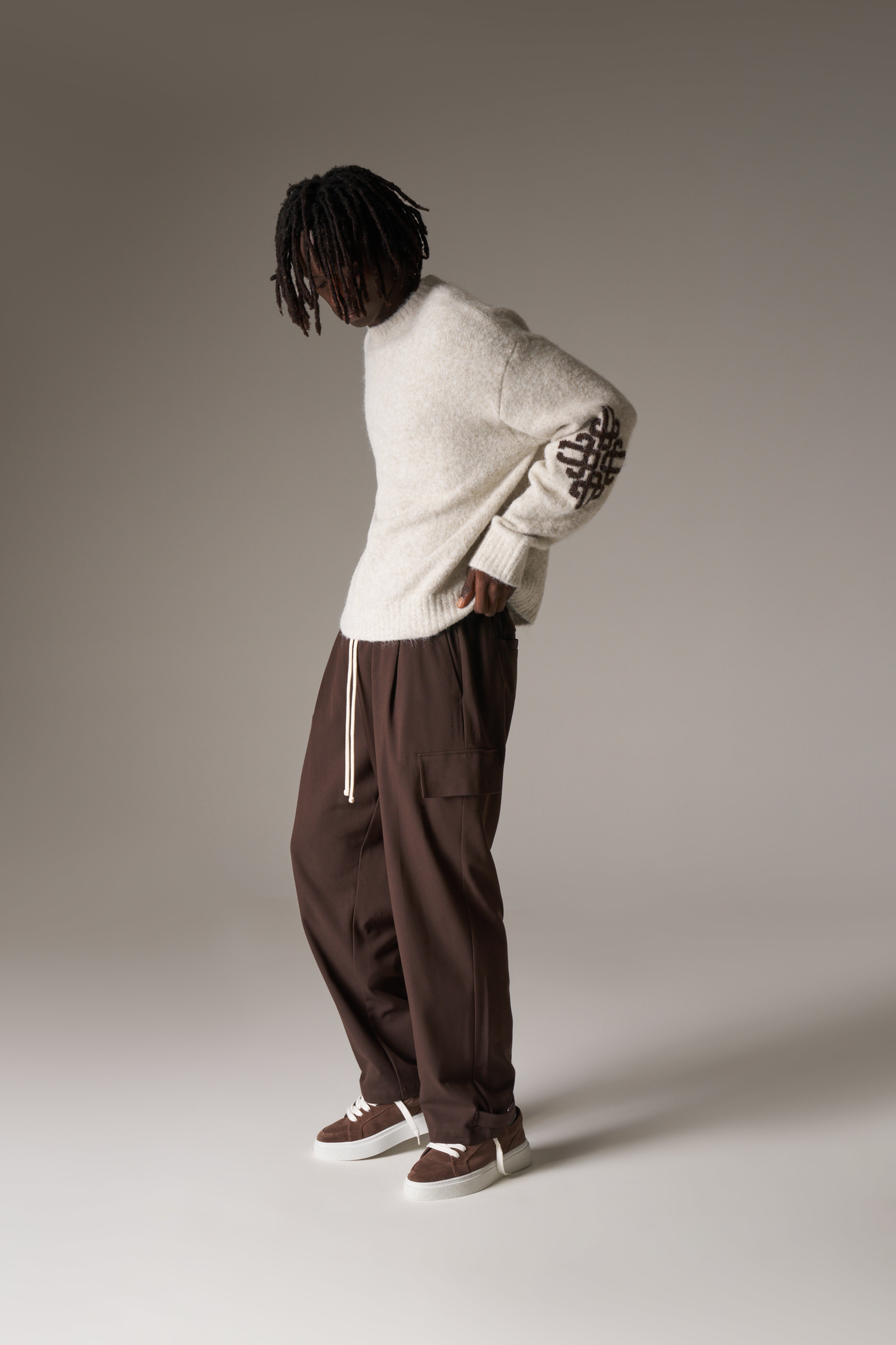 BRUSHED EMBLEM SLEEVE KNITTED CREW - BEIGE