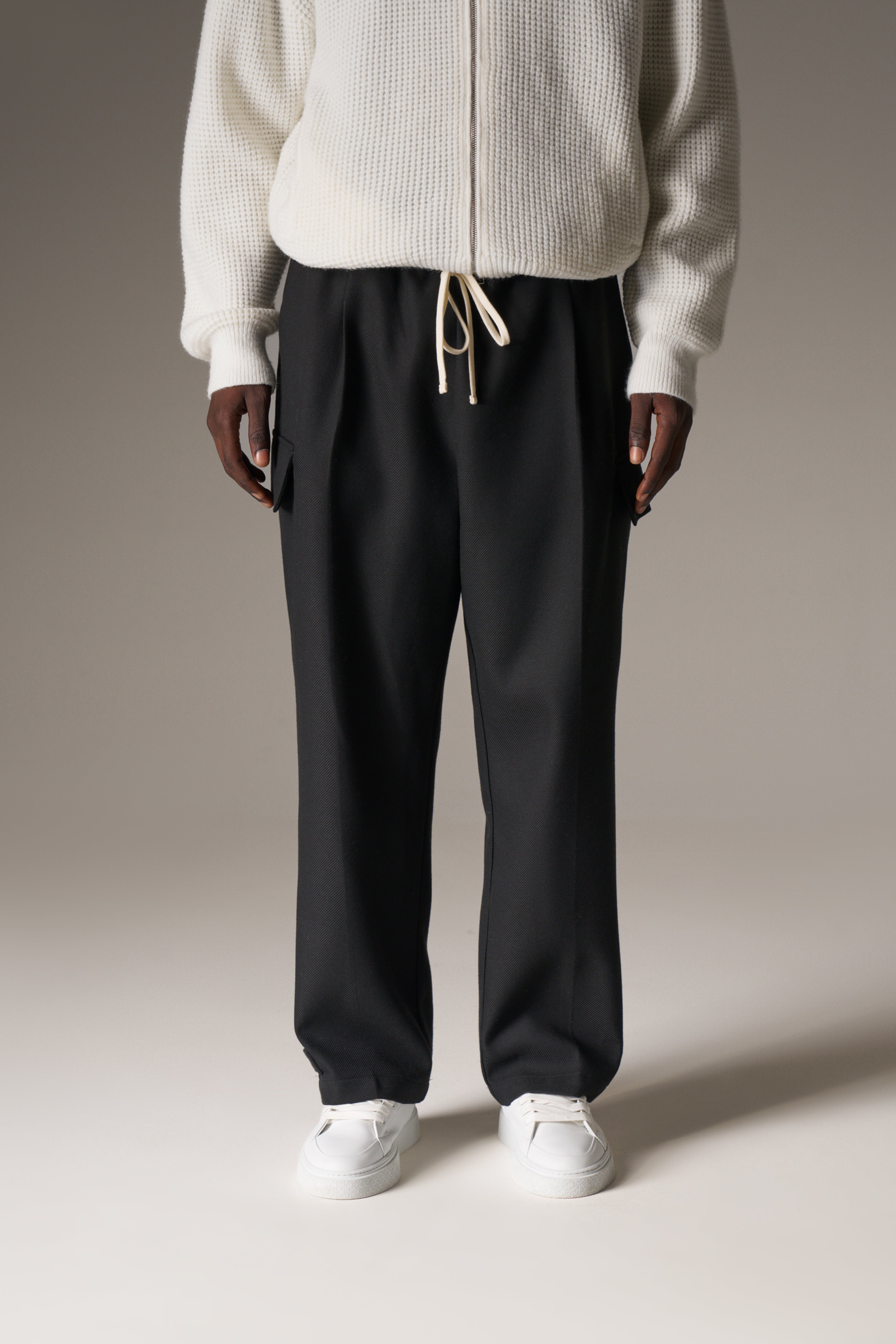 PLEATED WIDE LEG WOOL BLEND TROUSERS - BLACK
