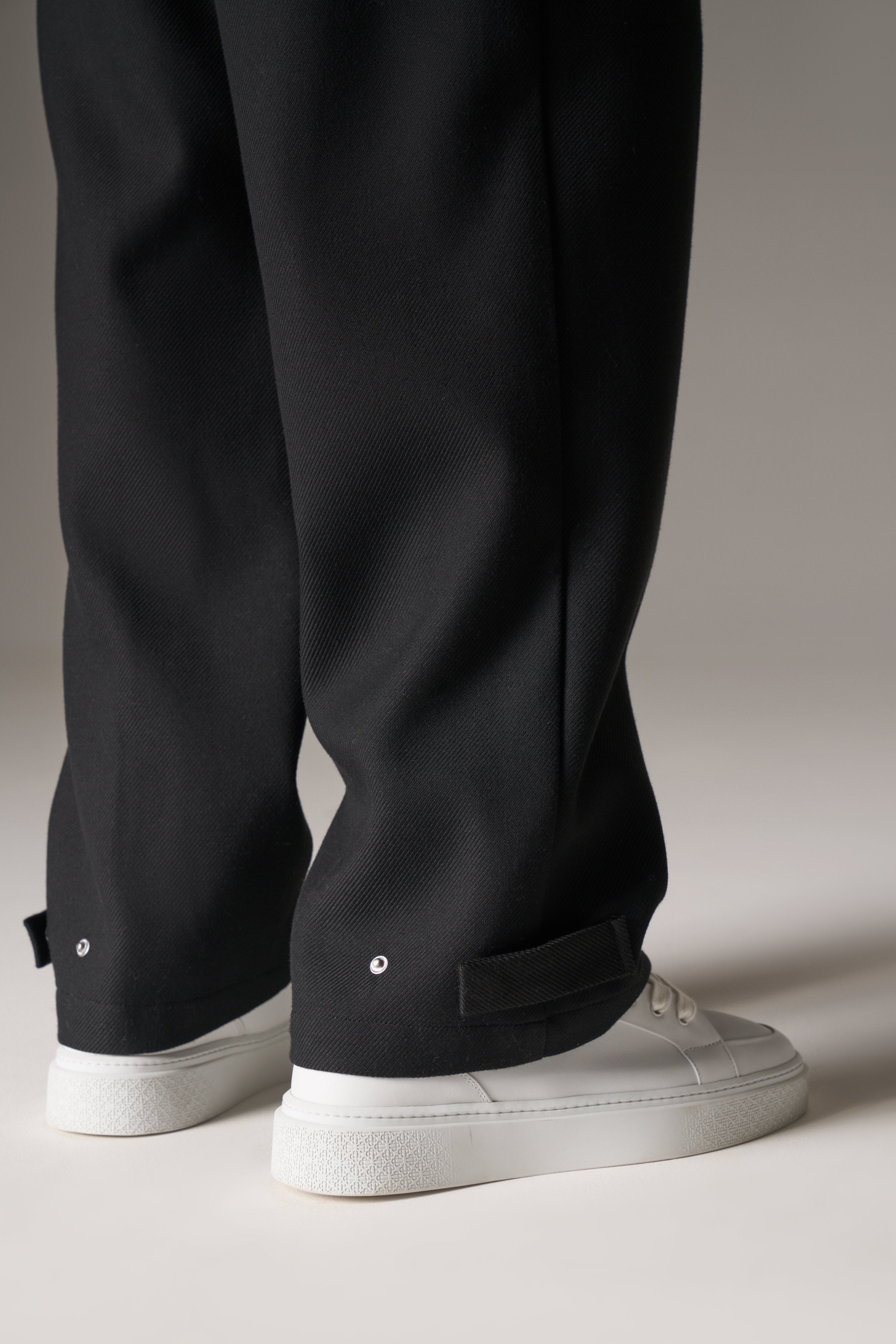 PLEATED WIDE LEG WOOL BLEND TROUSERS - BLACK