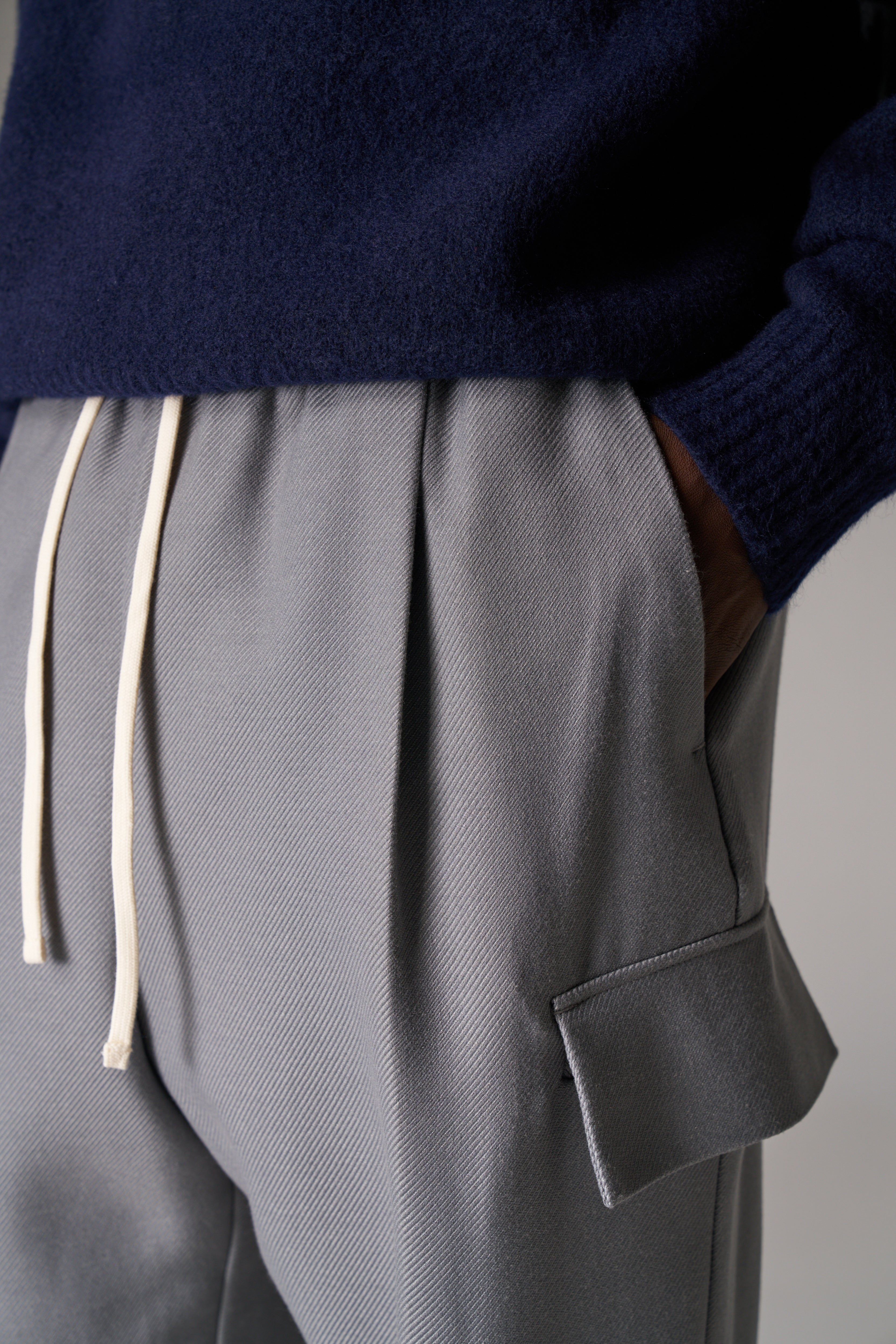 PLEATED WIDE LEG WOOL BLEND TROUSERS - GREY