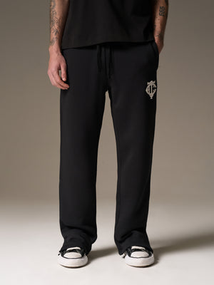 HEAVYWEIGHT MONOGRAM APPLIQUE EMBLEM JOGGERS - BLACK