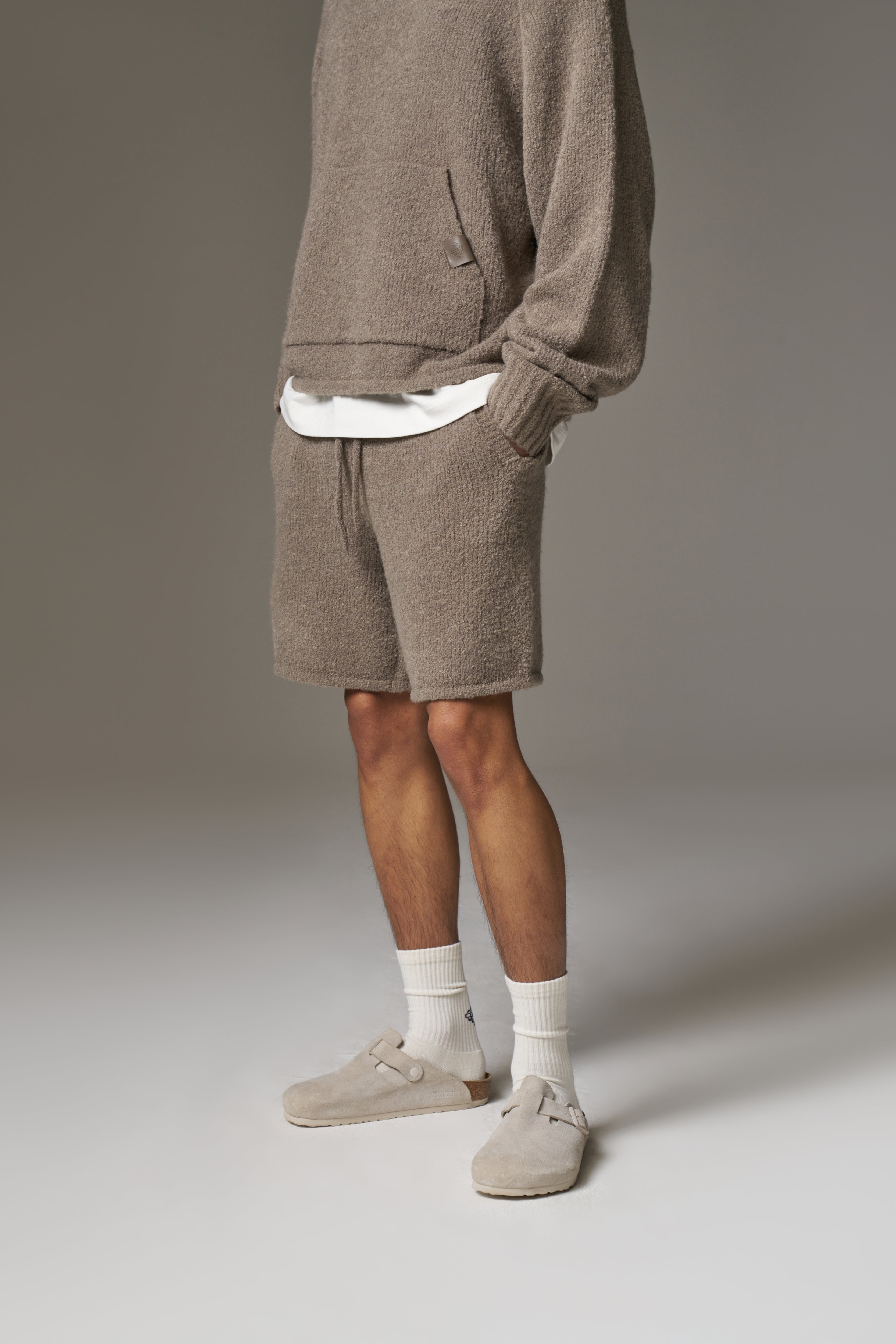 BOUCLE KNIT SHORTS - BROWN