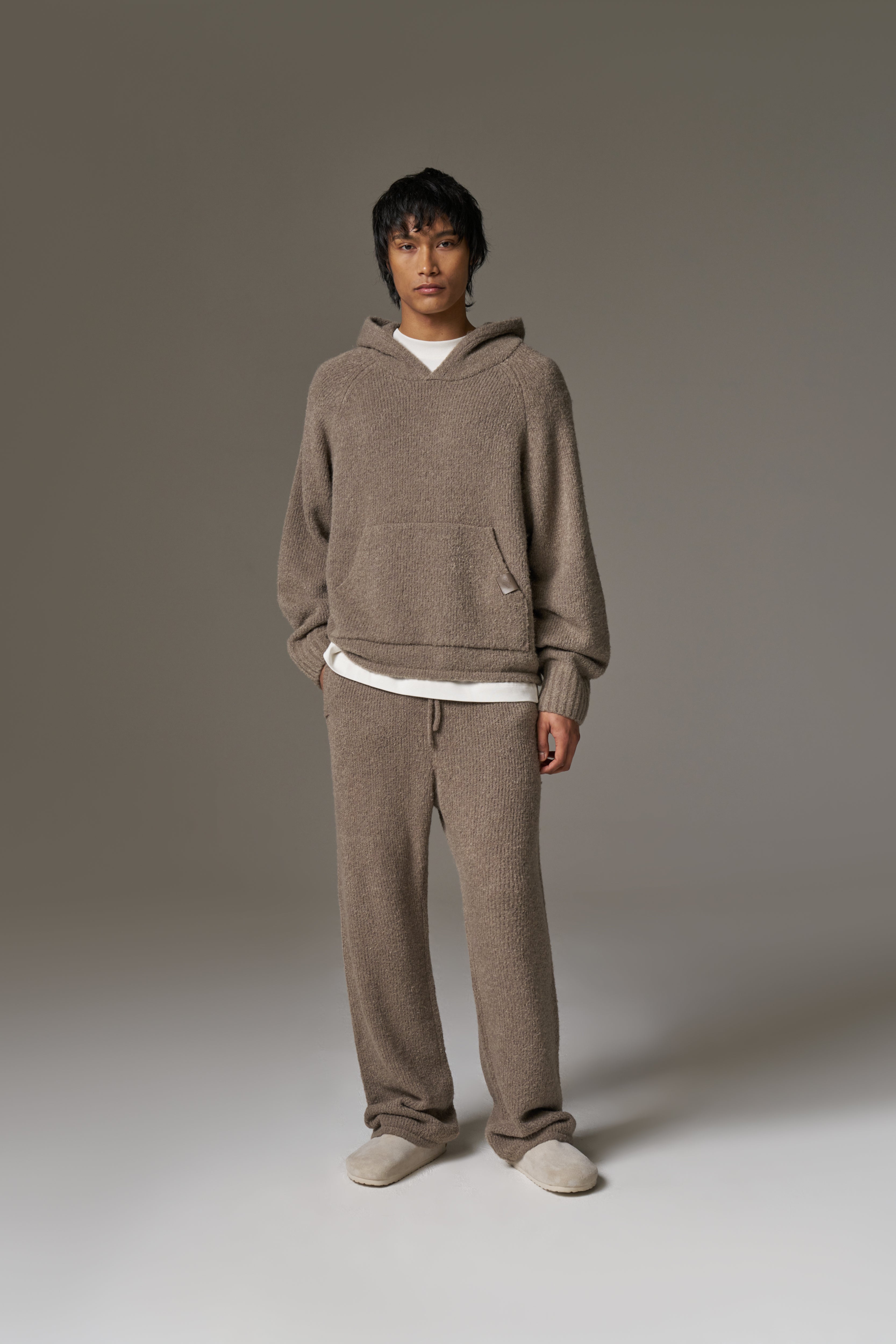BOUCLE KNIT PANTS - BROWN
