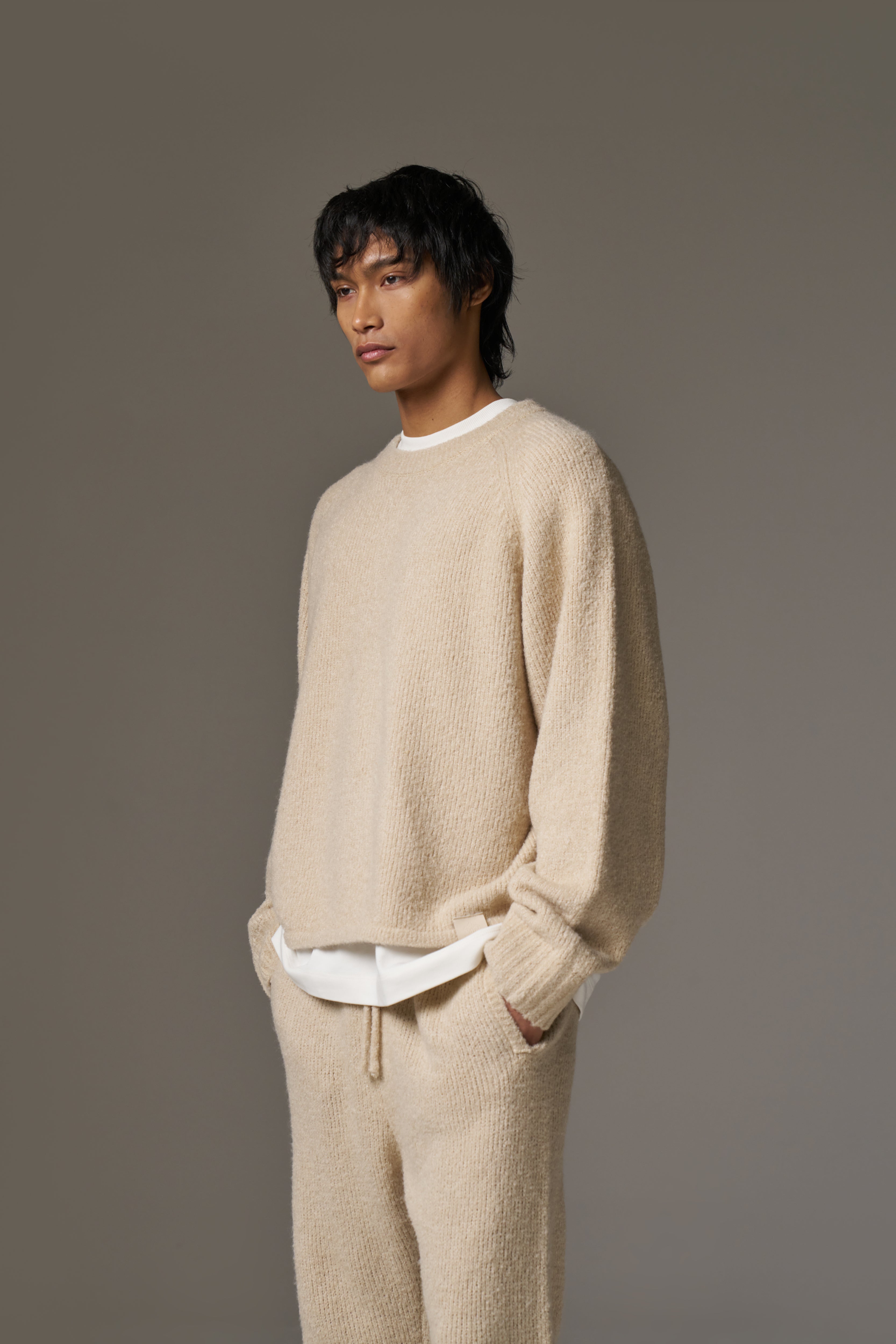BOUCLE KNIT RAGLAN CREW - STONE