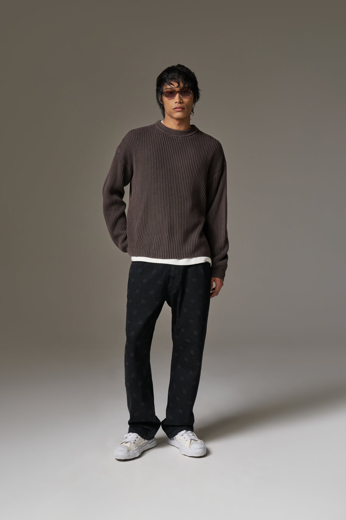 LASER PRINT EMBLEM JEANS - BLACK WASH