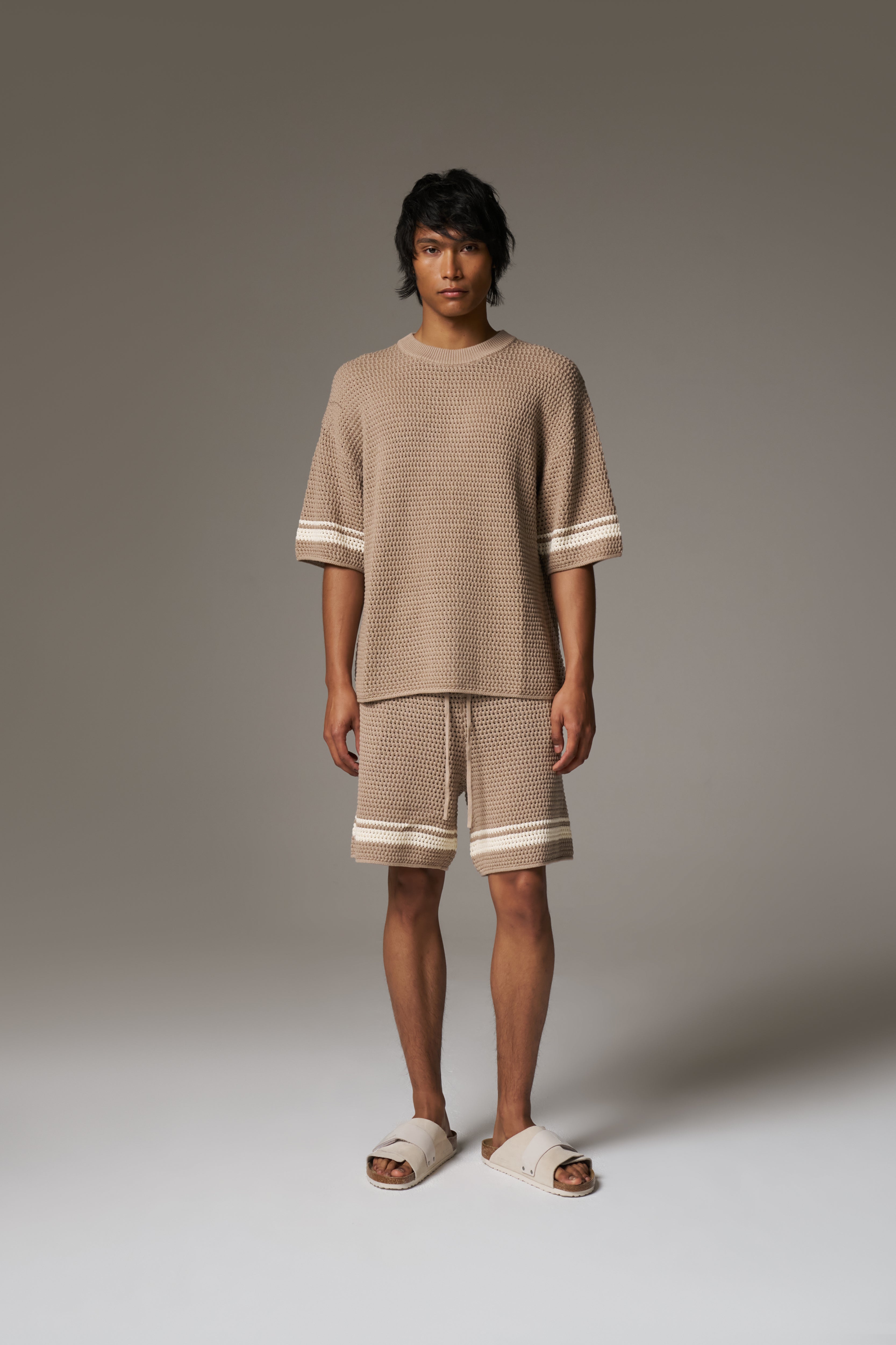 CROCHET KNITTED CONTRAST STRIPE T-SHIRT - BROWN