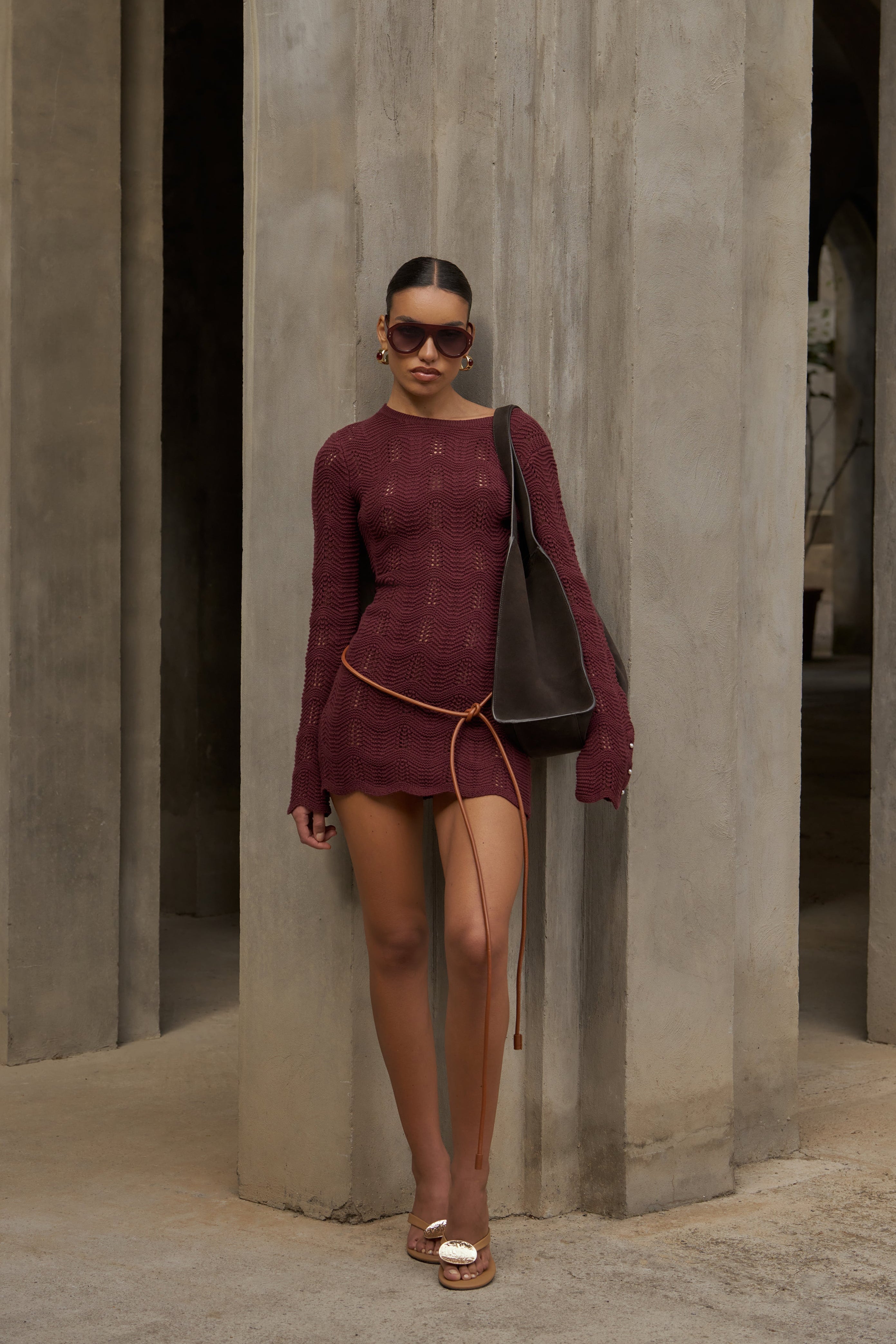 SCALLOP EDGE KNITTED MINI DRESS - BURGUNDY