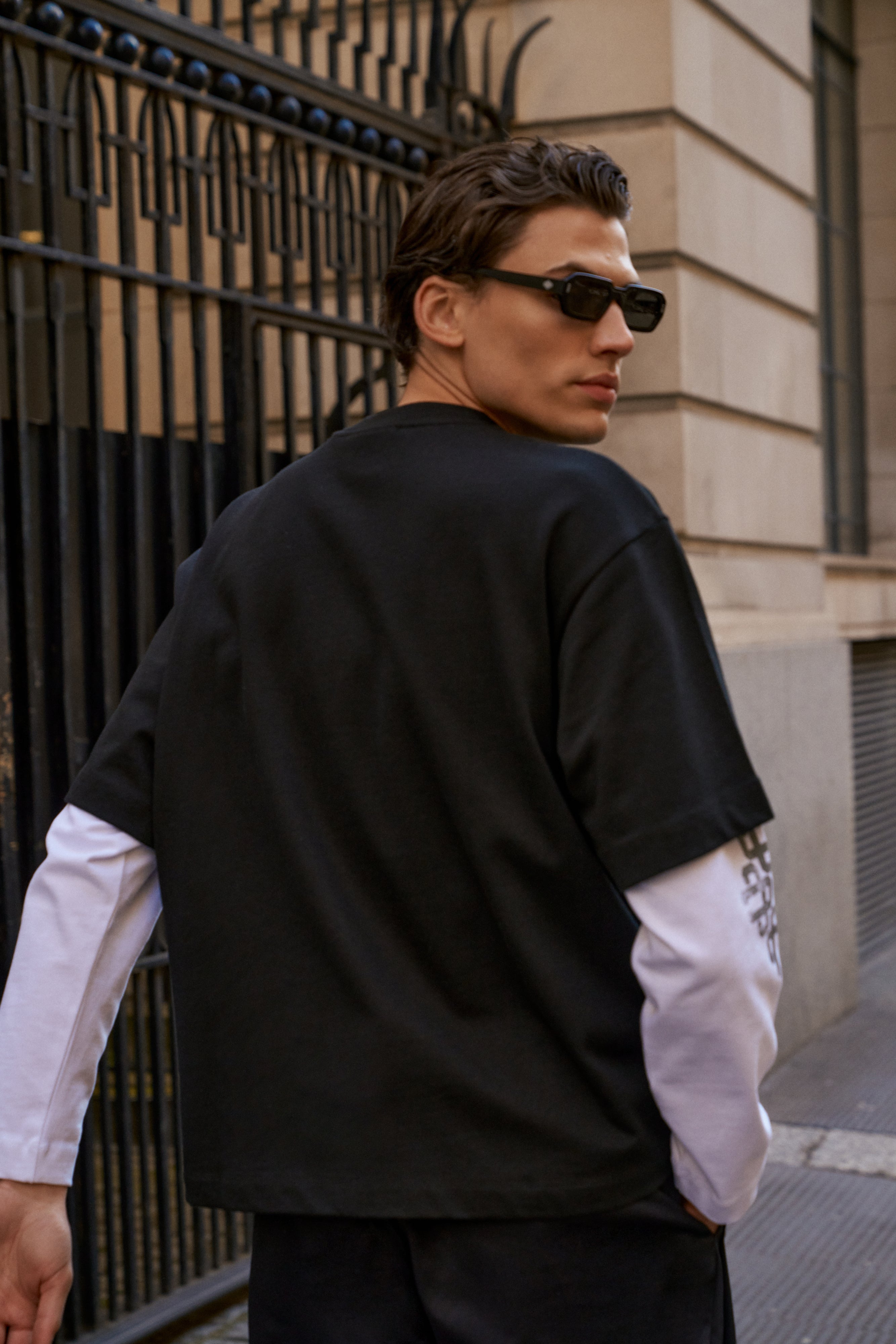 PUFF PRINT EMBLEM T-SHIRT - BLACK