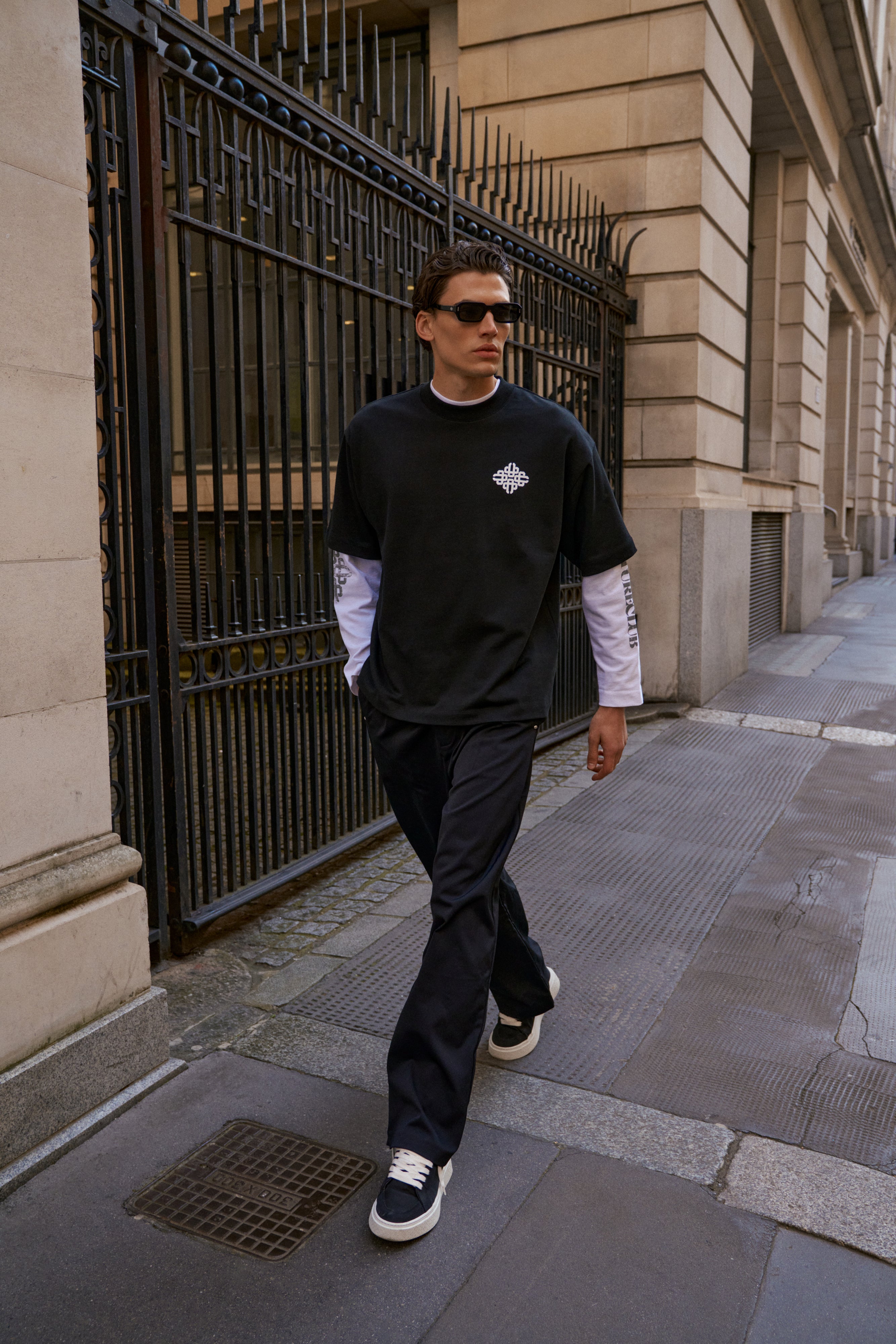 PUFF PRINT EMBLEM T-SHIRT - BLACK