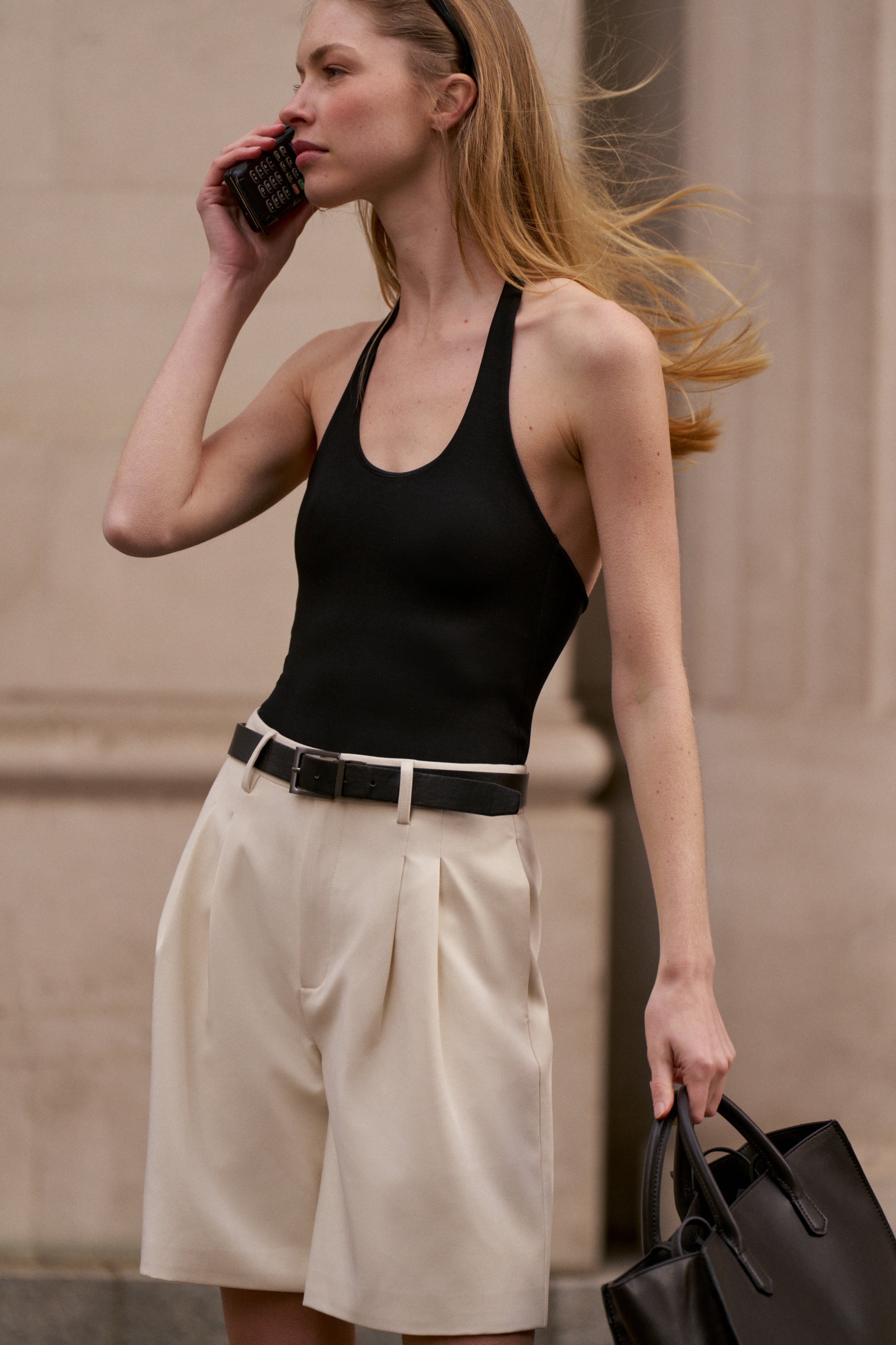 SCOOP NECK BODYSUIT - BLACK