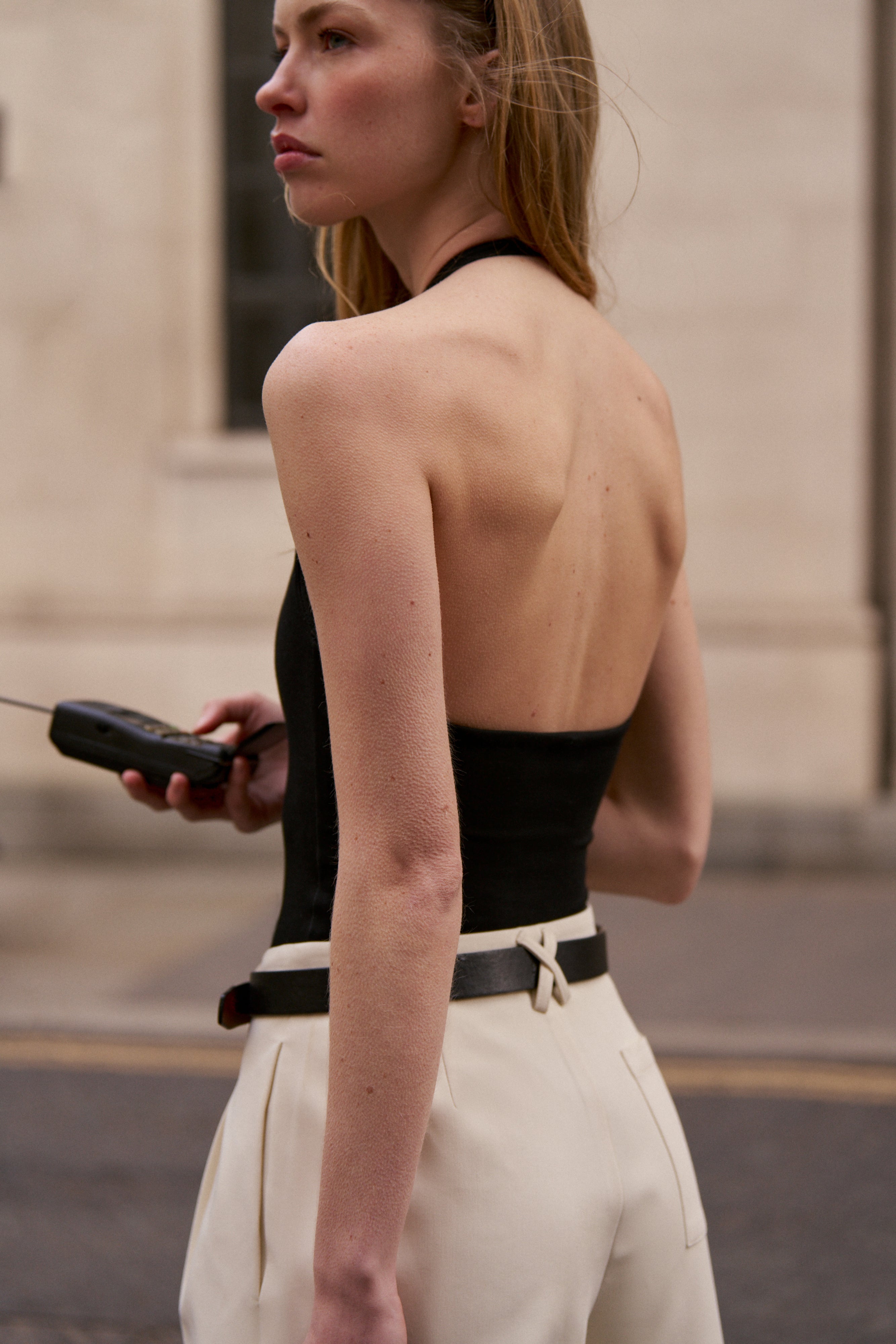 SCOOP NECK BODYSUIT - BLACK