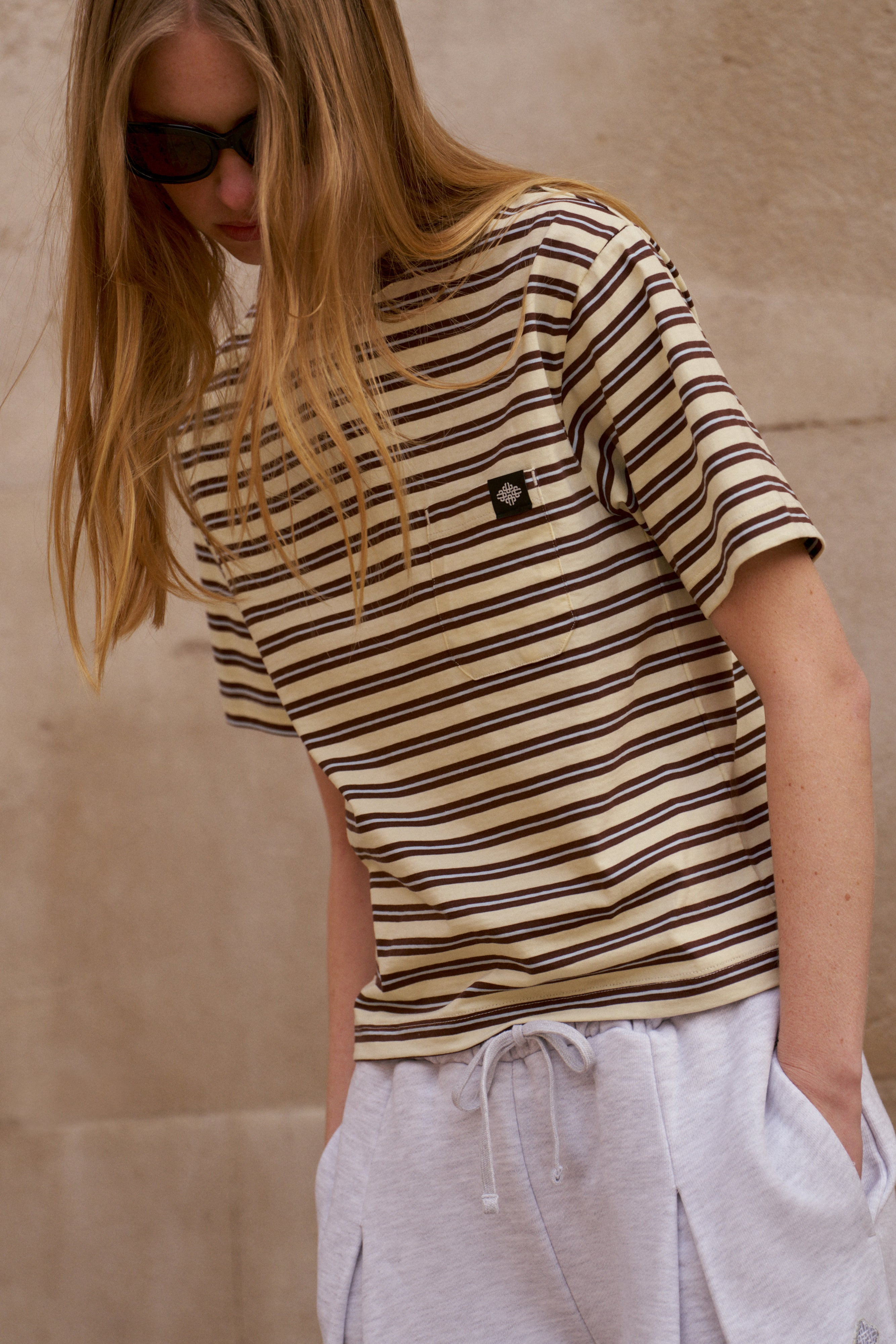 STRIPE POCKET SHORT SLEEVE T-SHIRT - BROWN