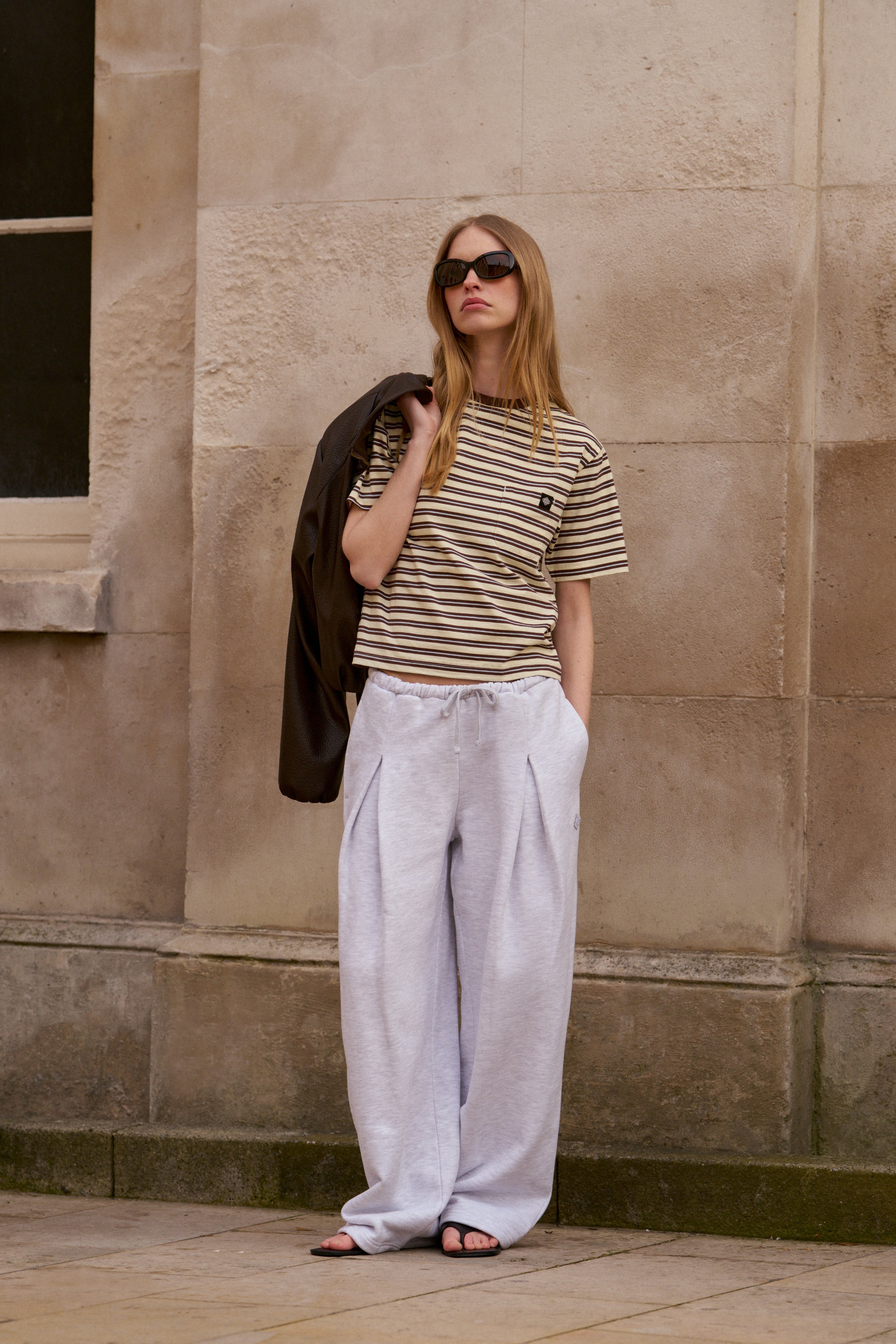 STRIPE POCKET SHORT SLEEVE T-SHIRT - BROWN