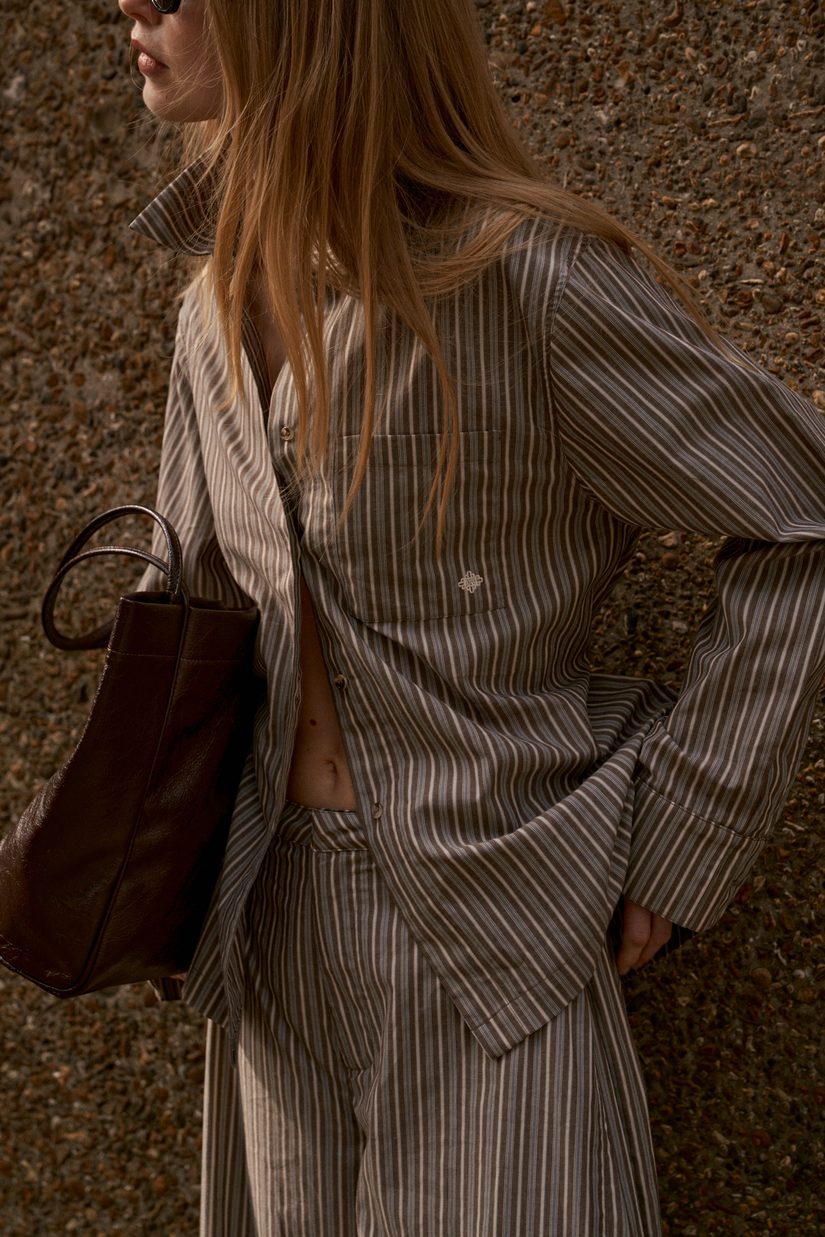 STRIPE TIE BACK EMBLEM SHIRT - KHAKI