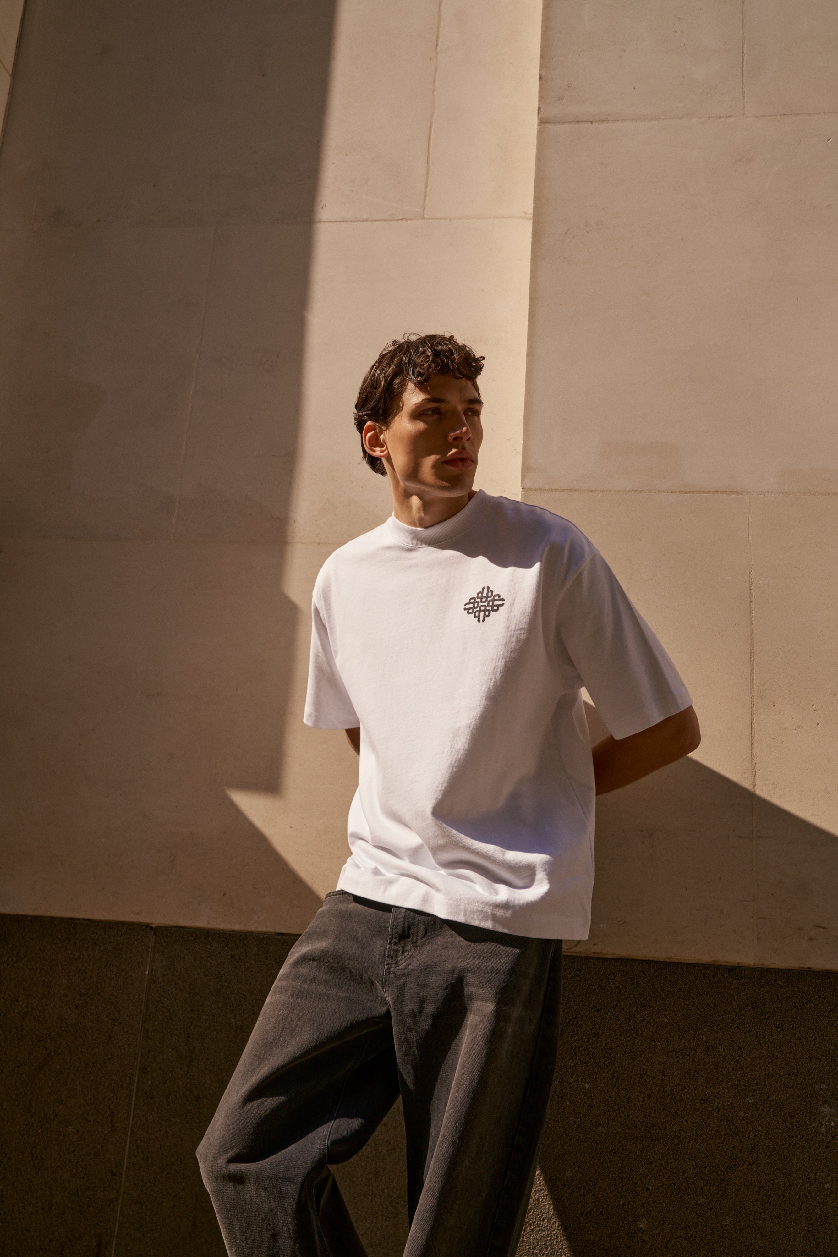 PUFF PRINT EMBLEM T-SHIRT - WHITE