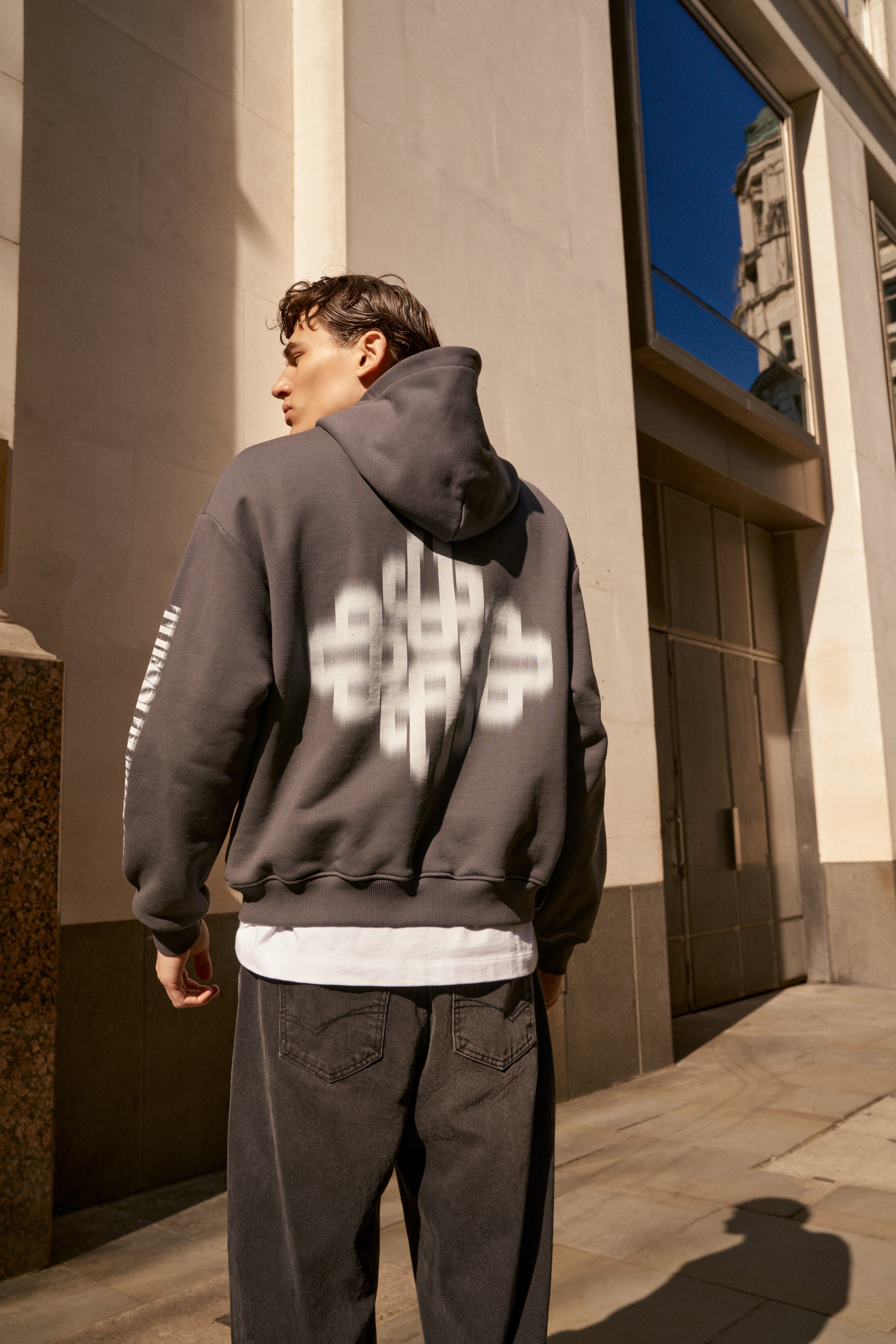MOTION BLURRED EMBLEM HOODIE - CHARCOAL
