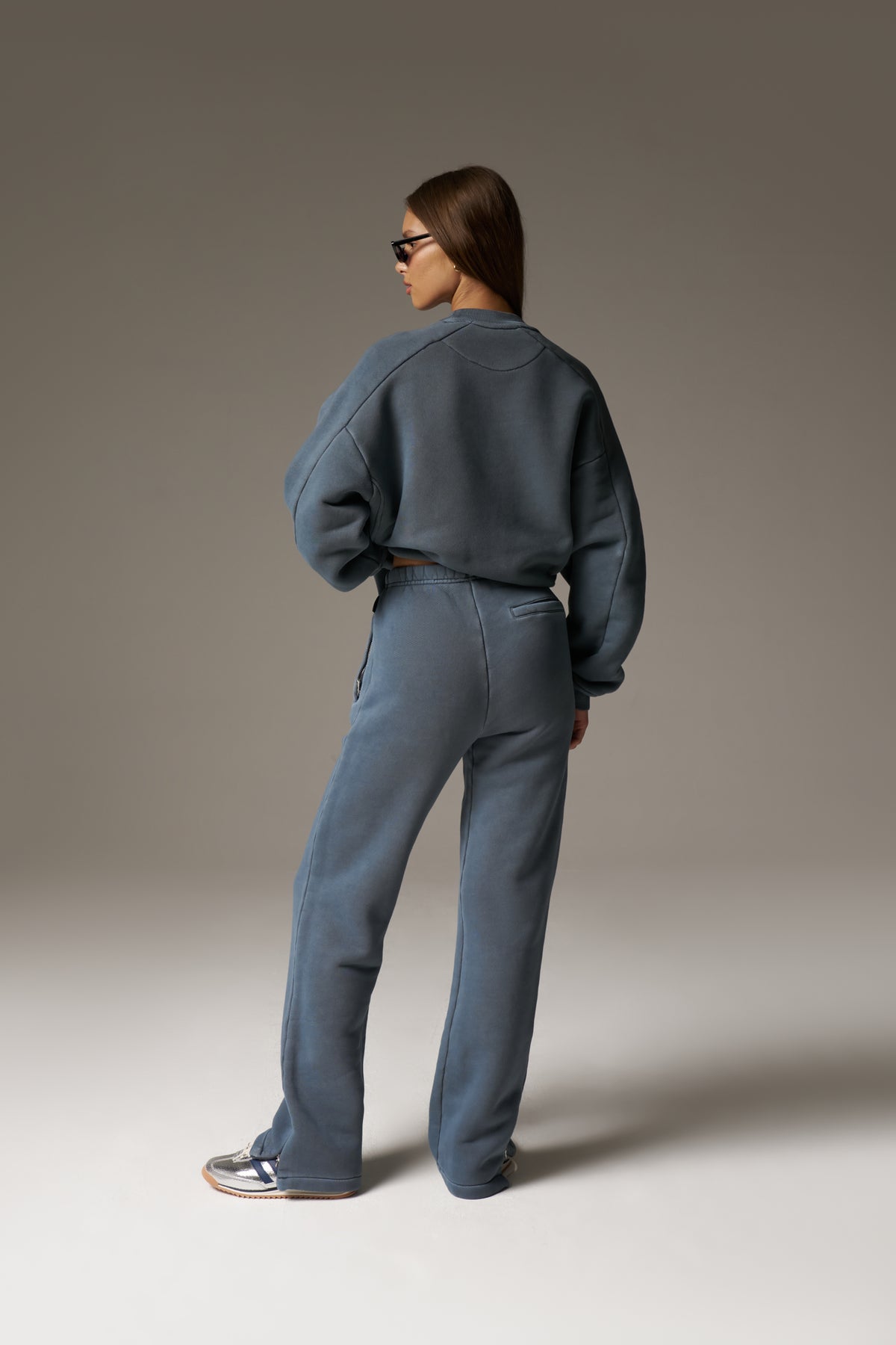 LAUNDERED CLASSICS SEAM DETAIL SWEATSHIRT - PETROL BLUE