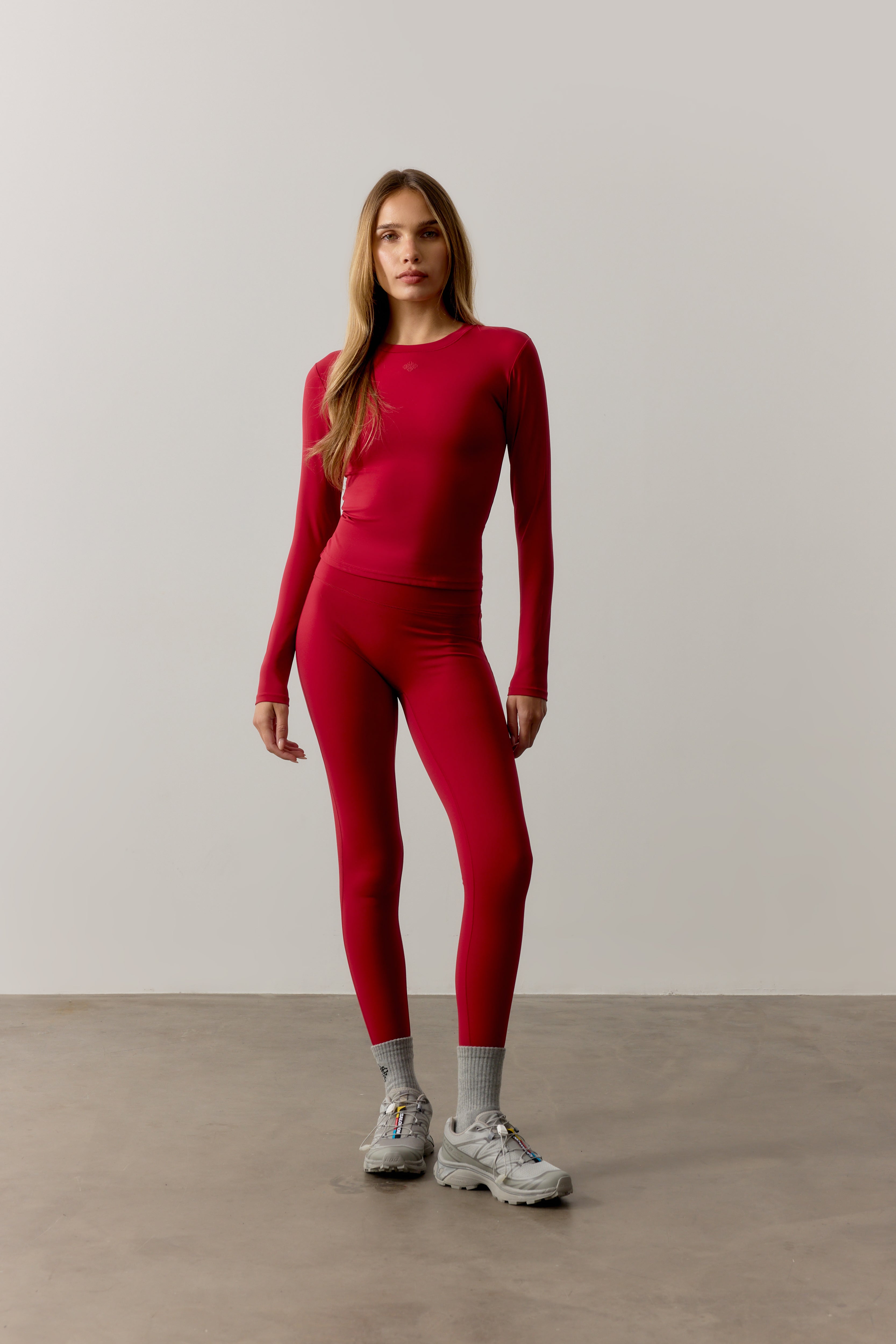 SCULPTING STRETCH LONG SLEEVE TOP - CHERRY