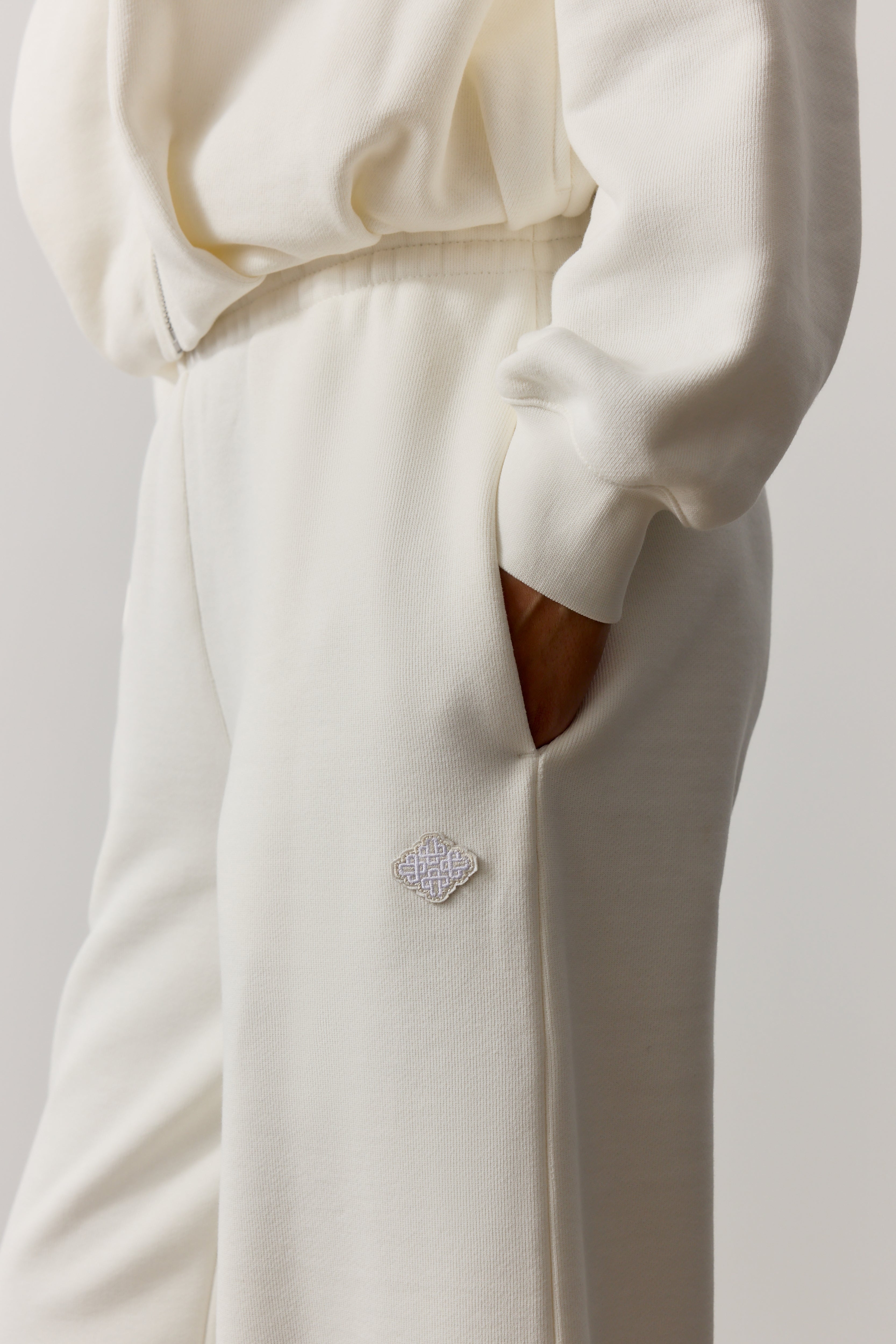 BARREL LEG JOGGER - OFF WHITE