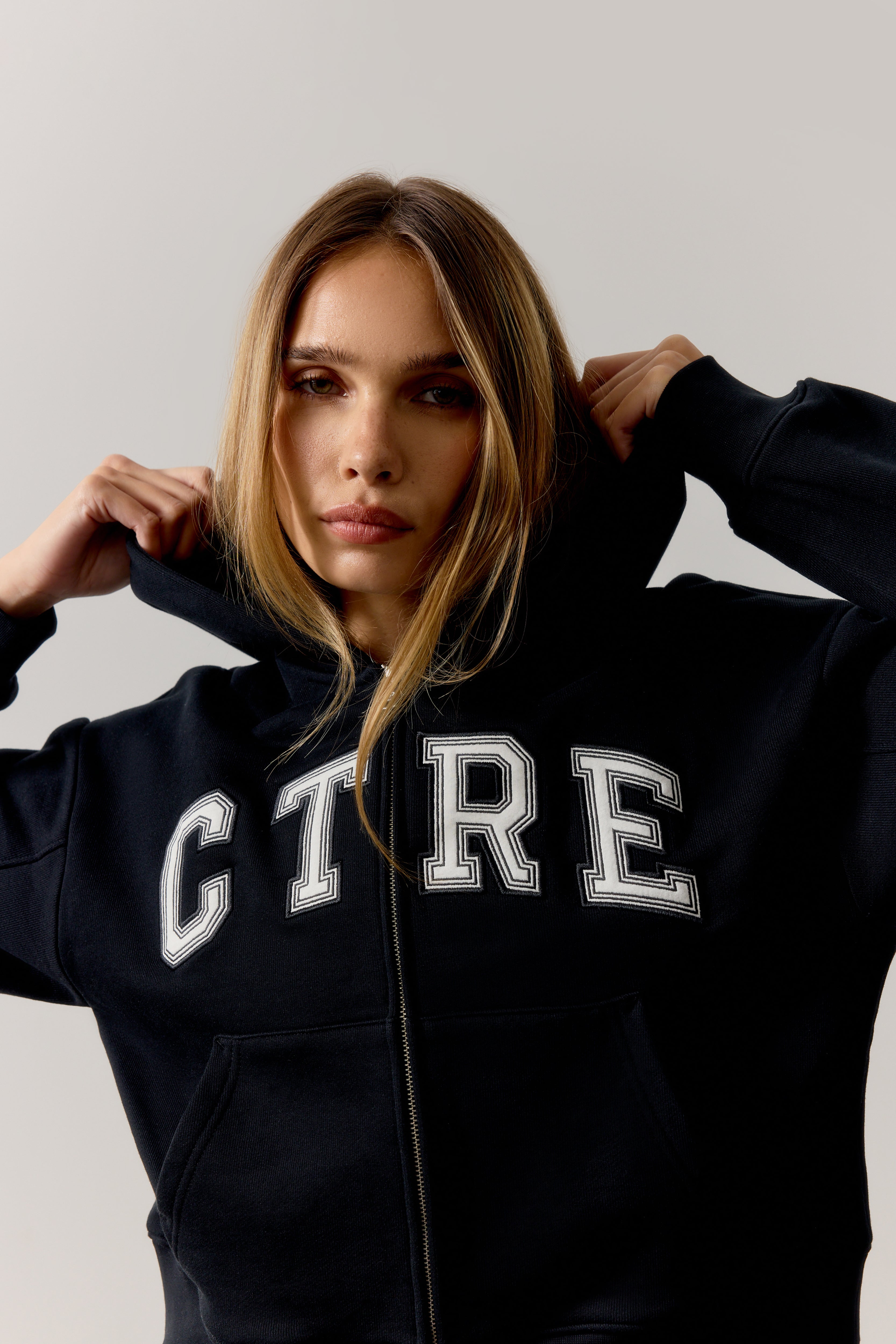 CTRE APPLIQUE ZIP THROUGH HOODIE - BLACK