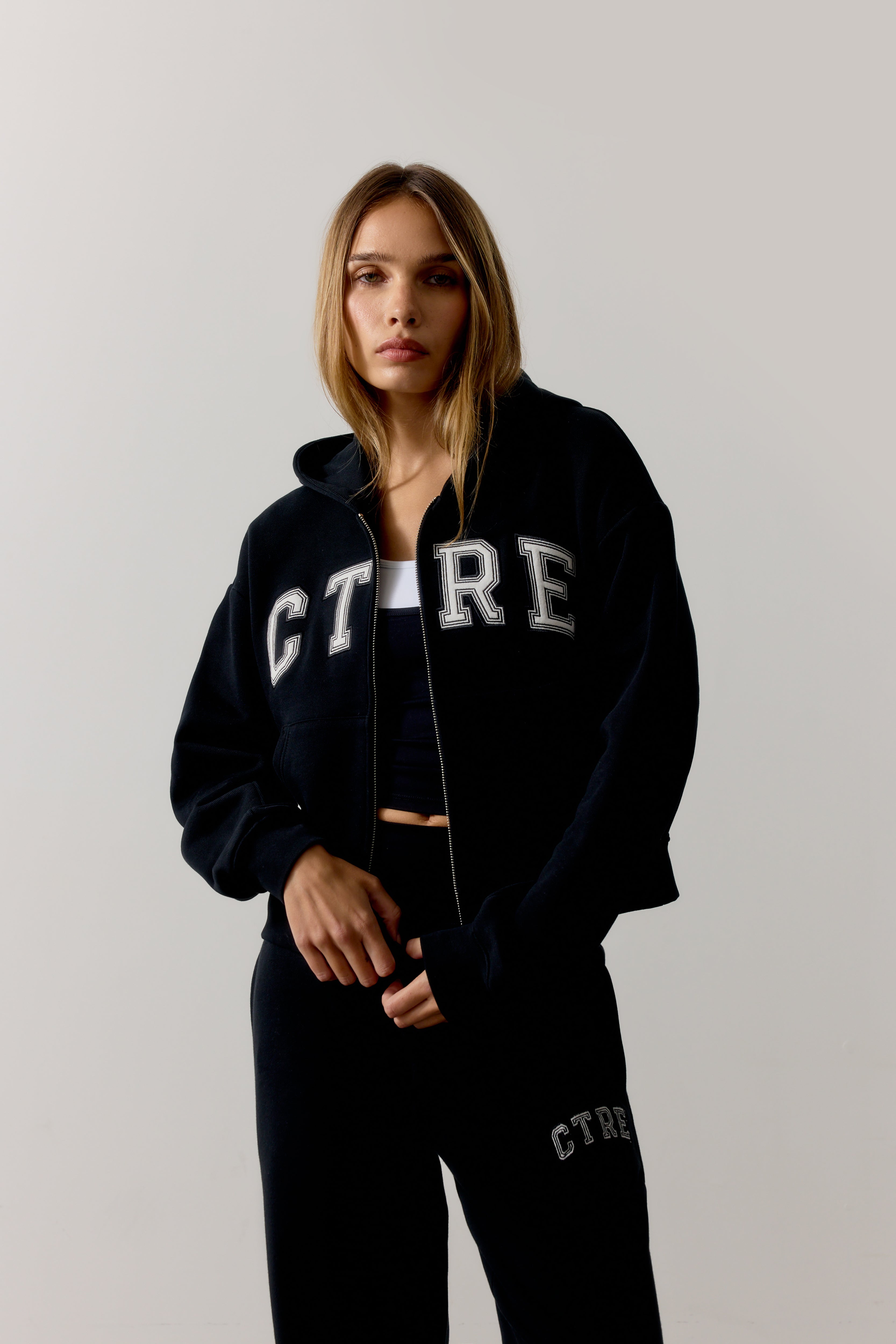 CTRE APPLIQUE ZIP THROUGH HOODIE - BLACK