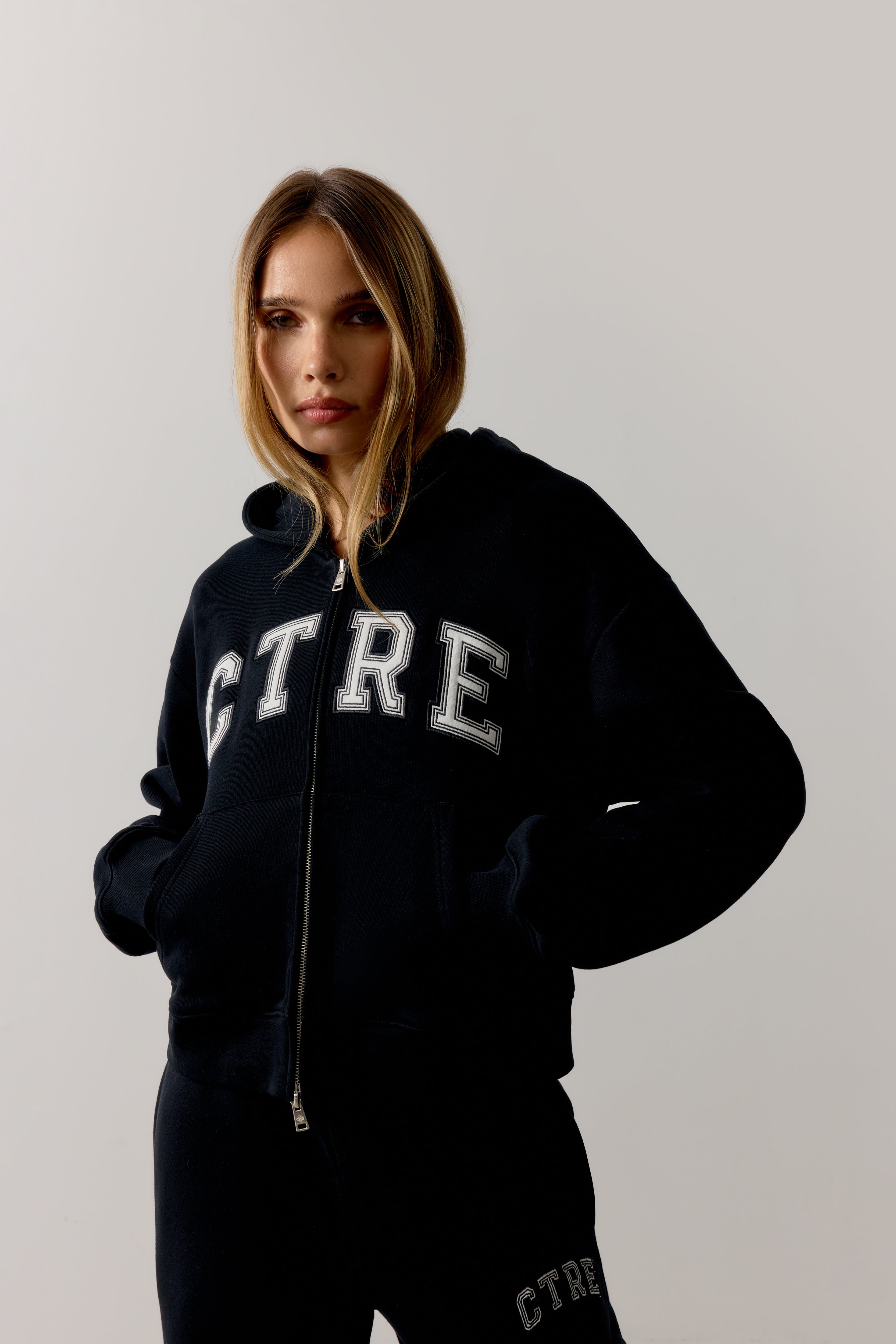 CTRE APPLIQUE ZIP THROUGH HOODIE - BLACK