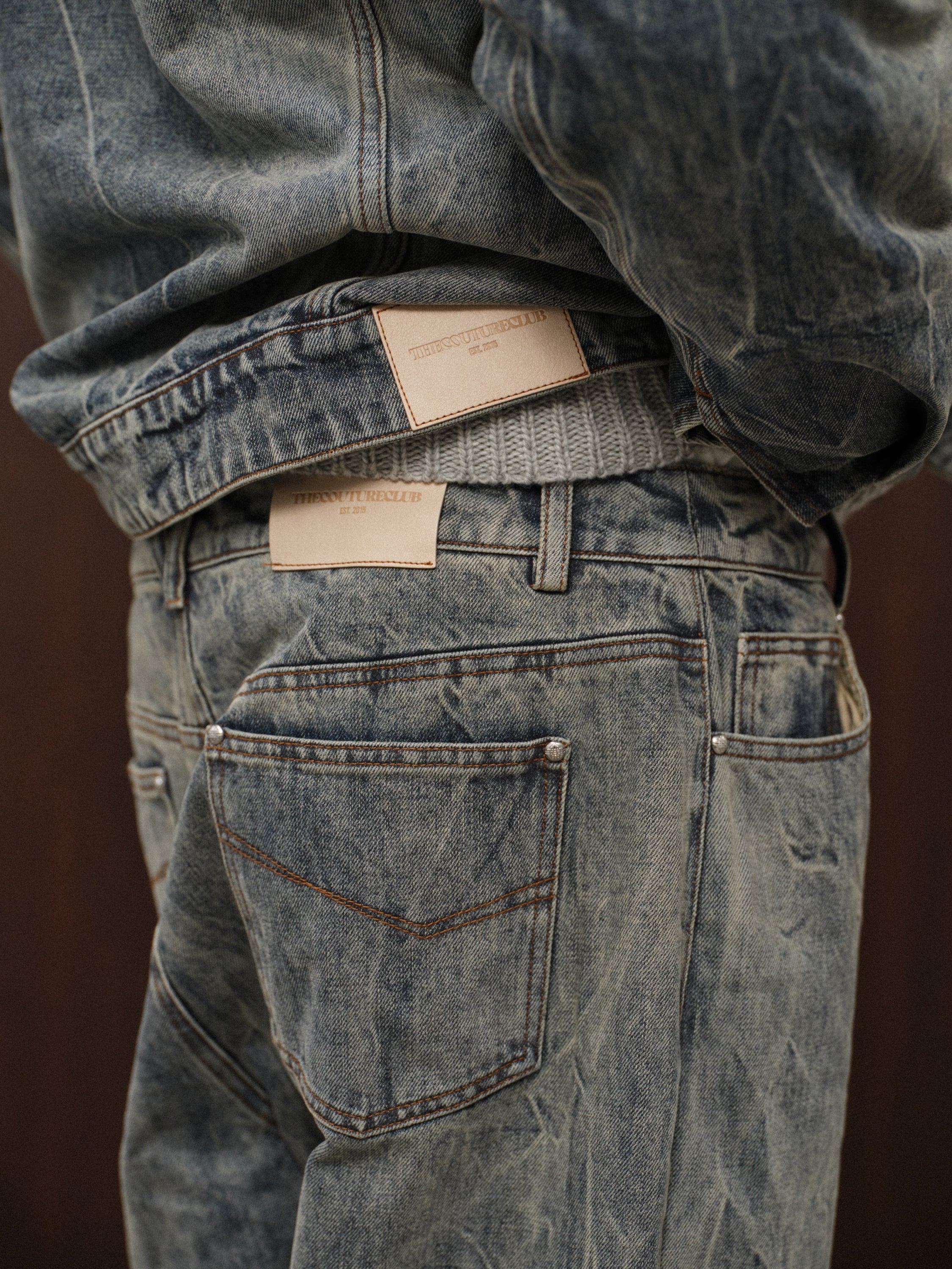 VINTAGE WASH DENIM BARREL LEG JEANS - BLUE WASH