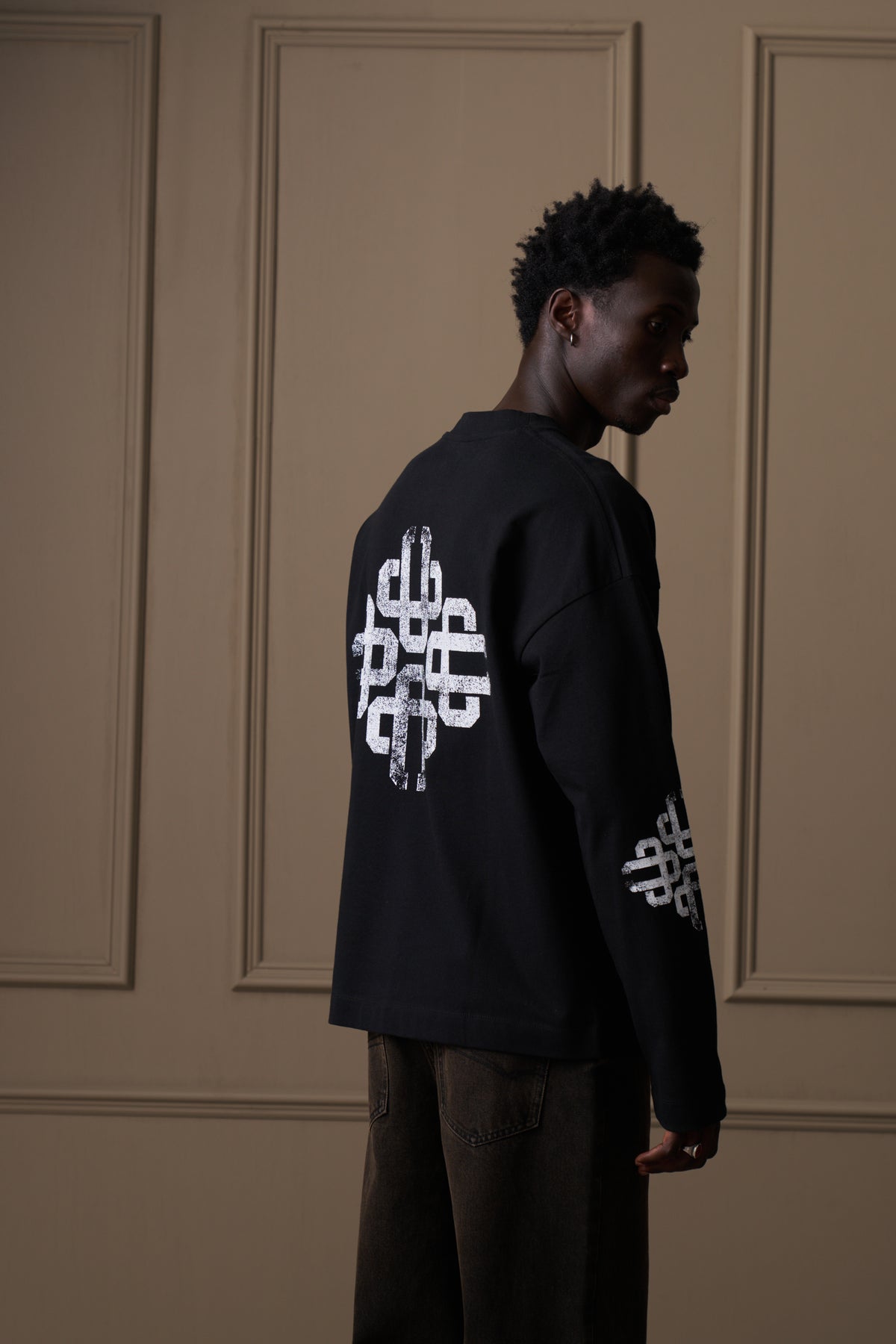 VINTAGE COPYRIGHT PRINT LONG SLEEVE T-SHIRT - BLACK WHITE