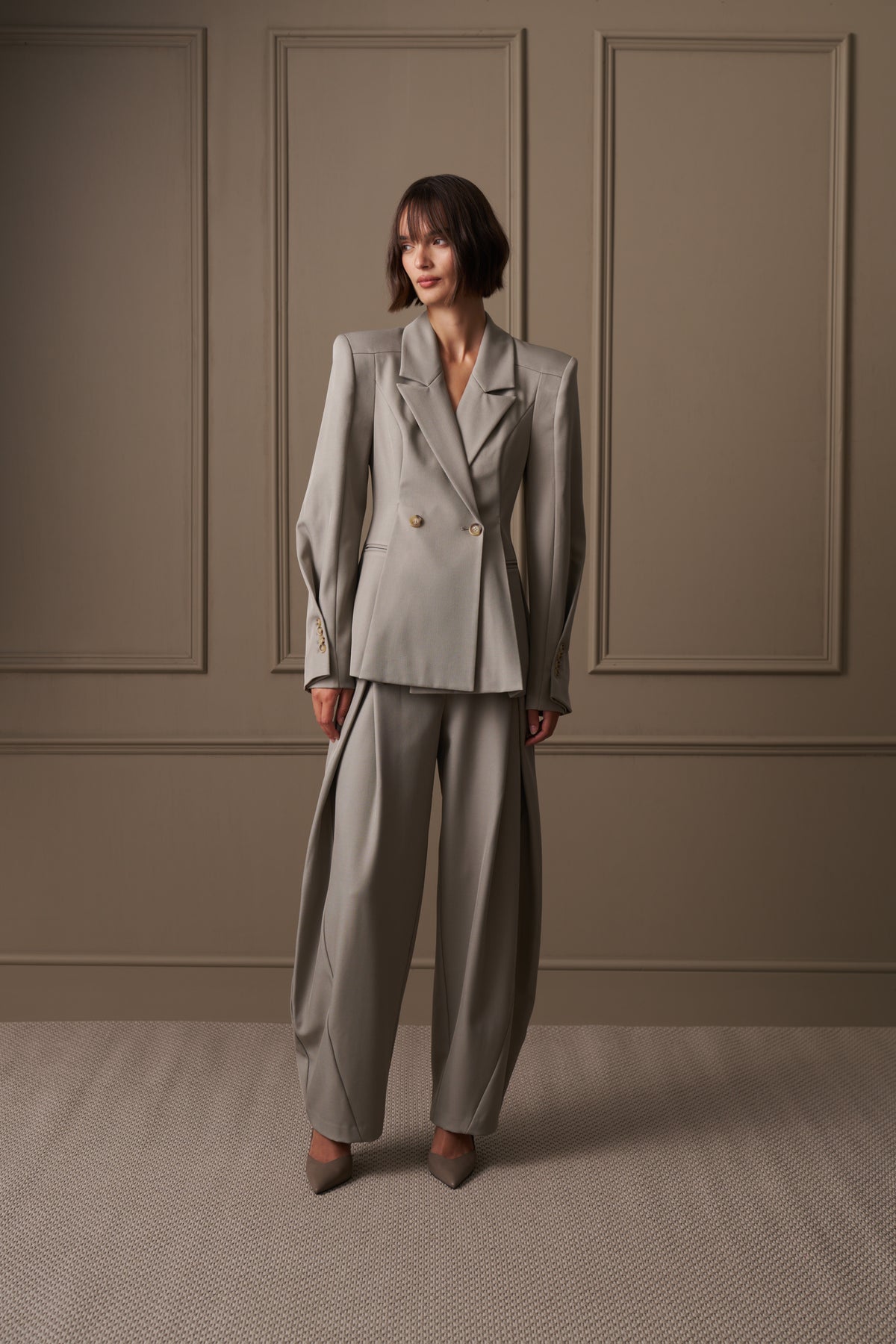 CURVED SLEEVE CINCHED WAIST BLAZER - GREY