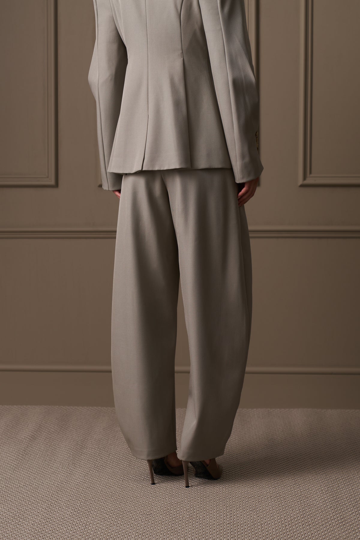 PLEAT DETAIL BARREL LEG TROUSERS - GREY