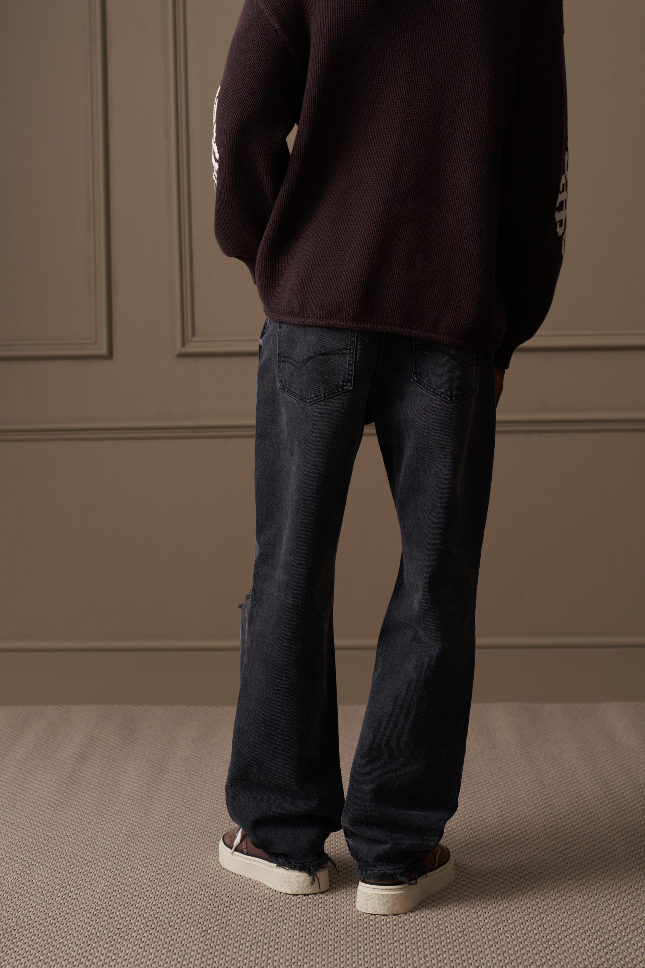 DISTRESSED RELAXED STRAIGHT FIT JEAN - WASHED BLACK
