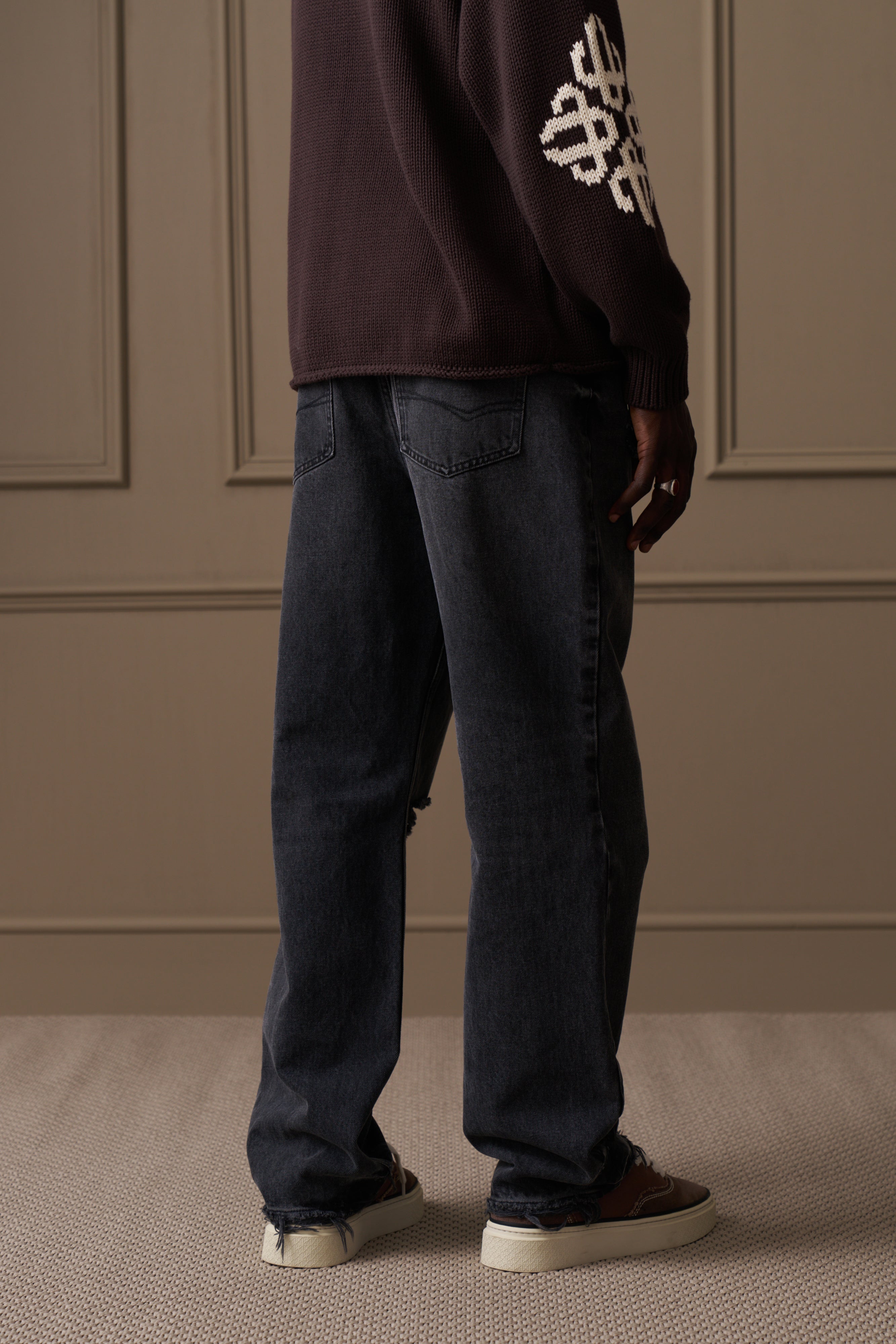 DISTRESSED RELAXED STRAIGHT FIT JEAN - WASHED BLACK