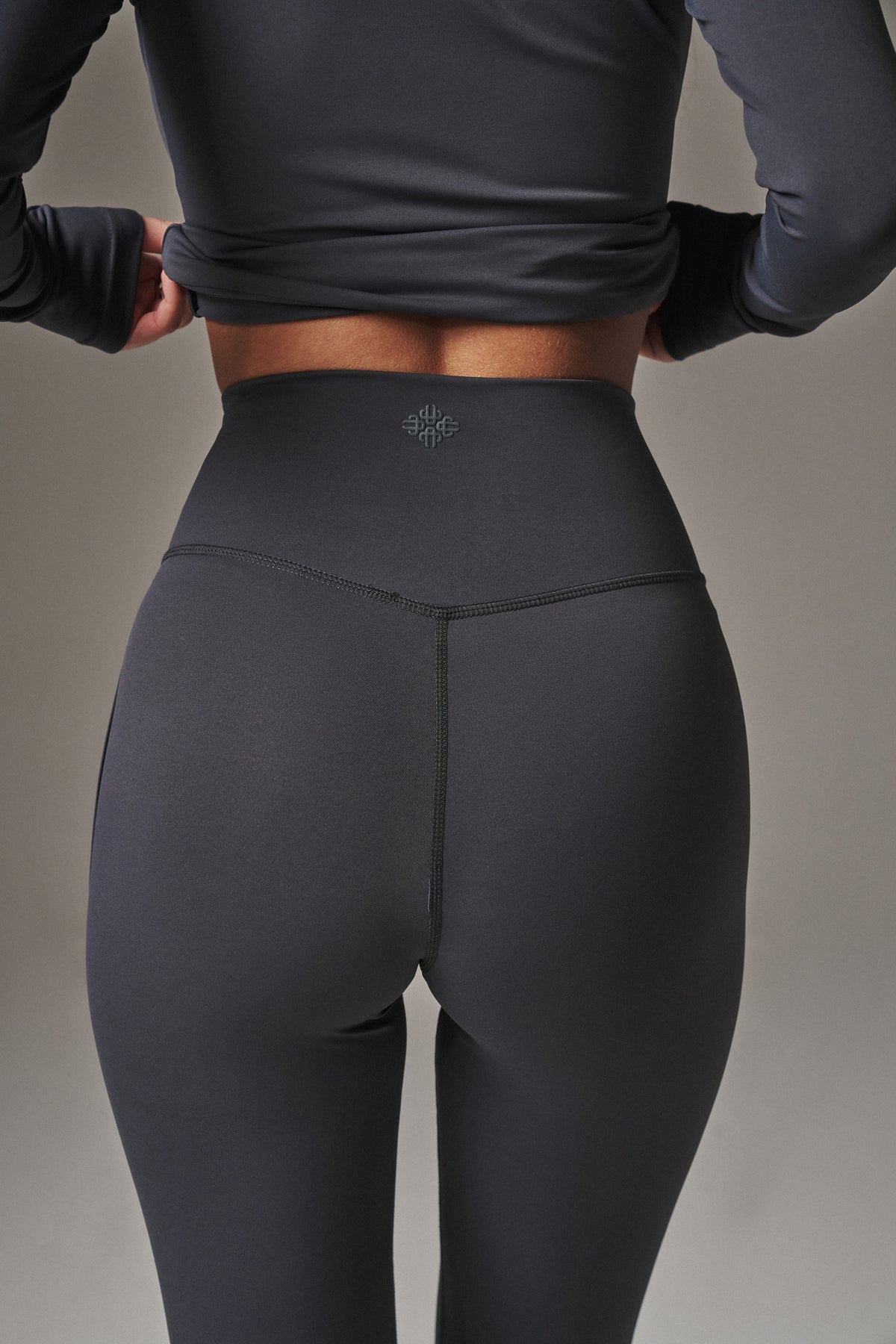 SCULPTING STRETCH CROSSOVER WAISTBAND LEGGINGS - MIDNIGHT GREY