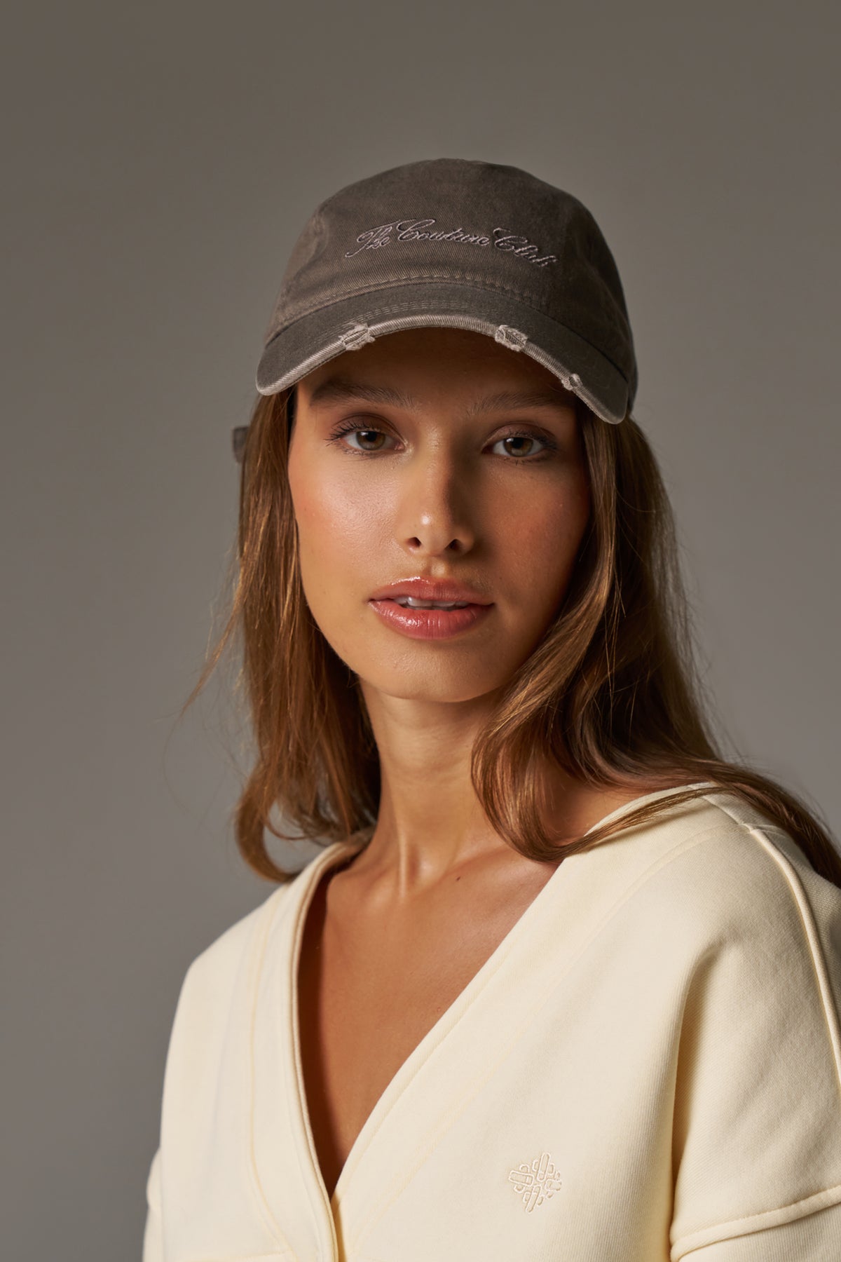 WASHED SCRIPT CAP - BROWN