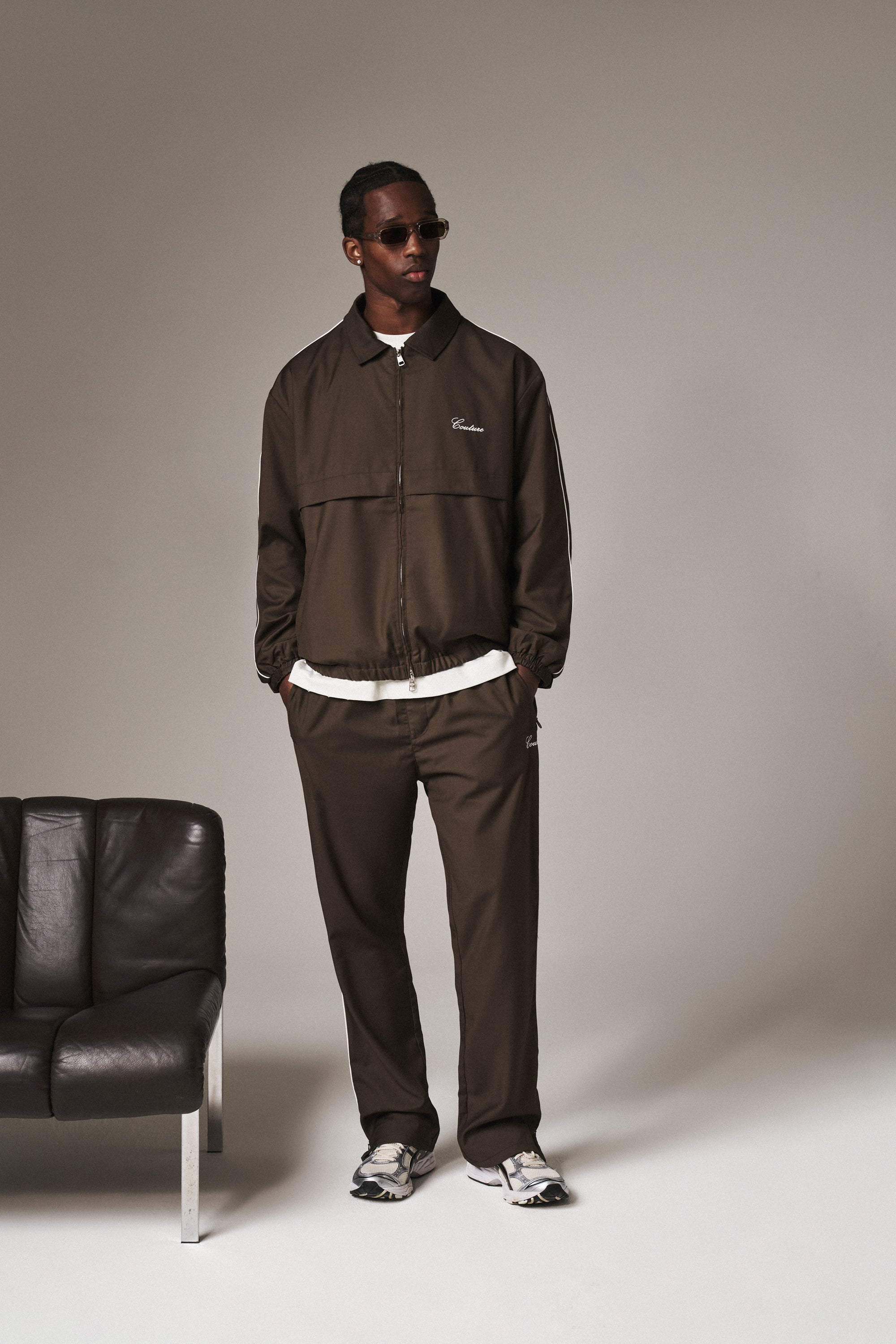 SMART PIPED TROUSERS - BROWN