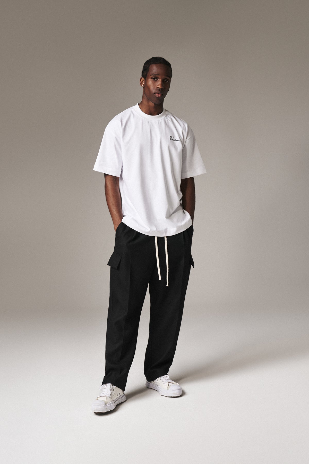 SCRIPT EMBROIDERED T-SHIRT - WHITE
