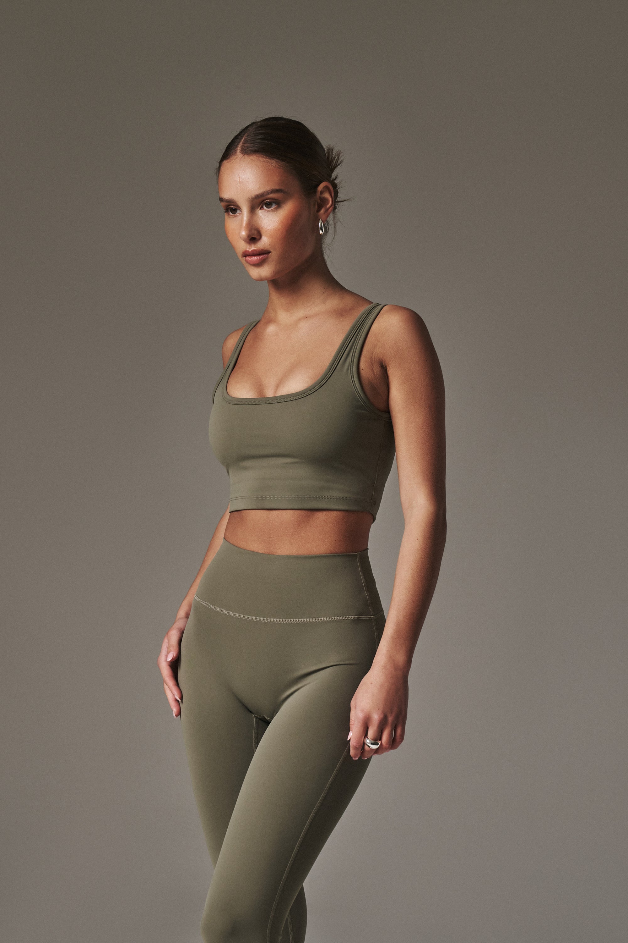 EMBLEM SCULPTING STRETCH LEGGINGS - KHAKI