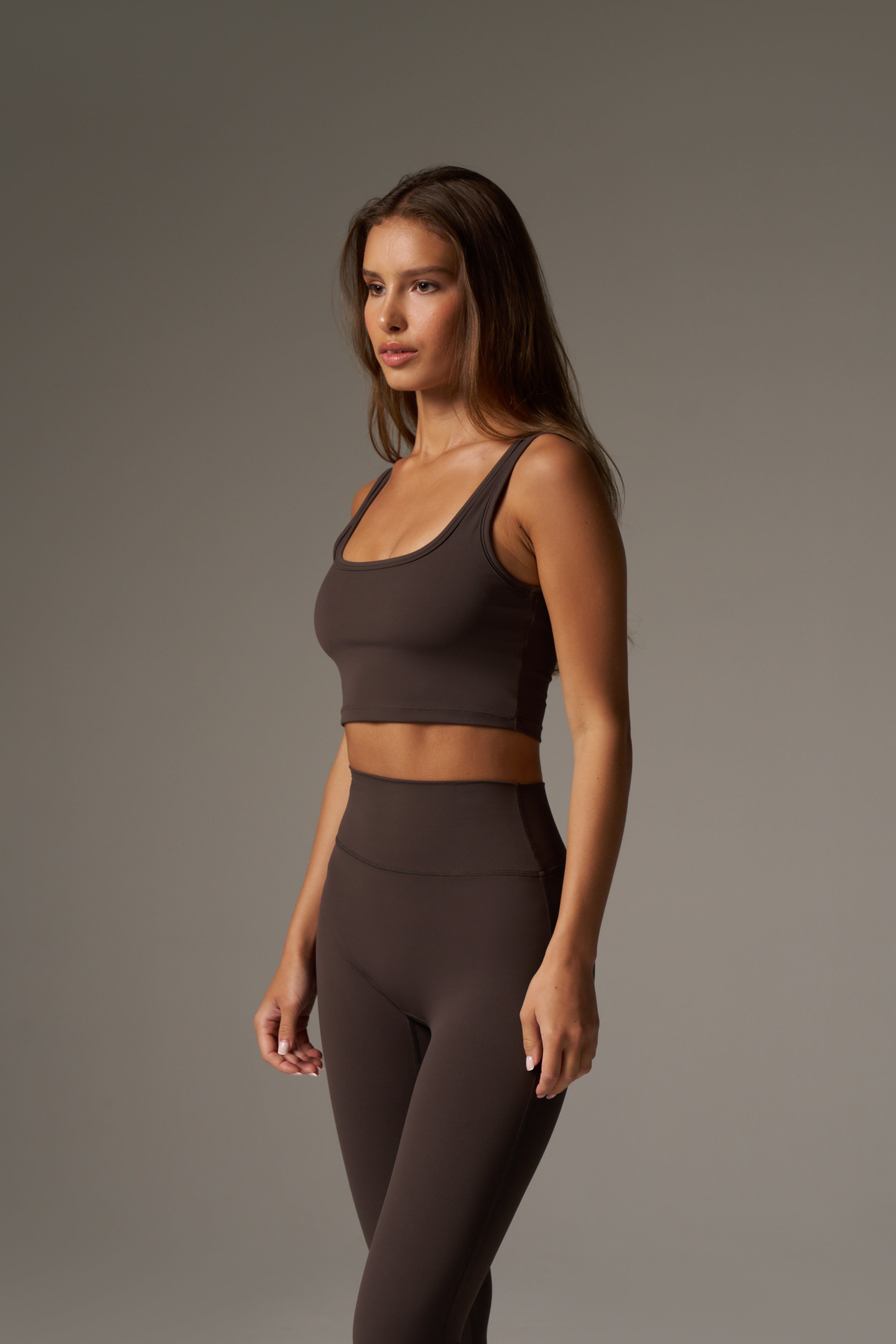 SCULPTING STRETCH EMBLEM SPORTS BRA - CHOCOLATE