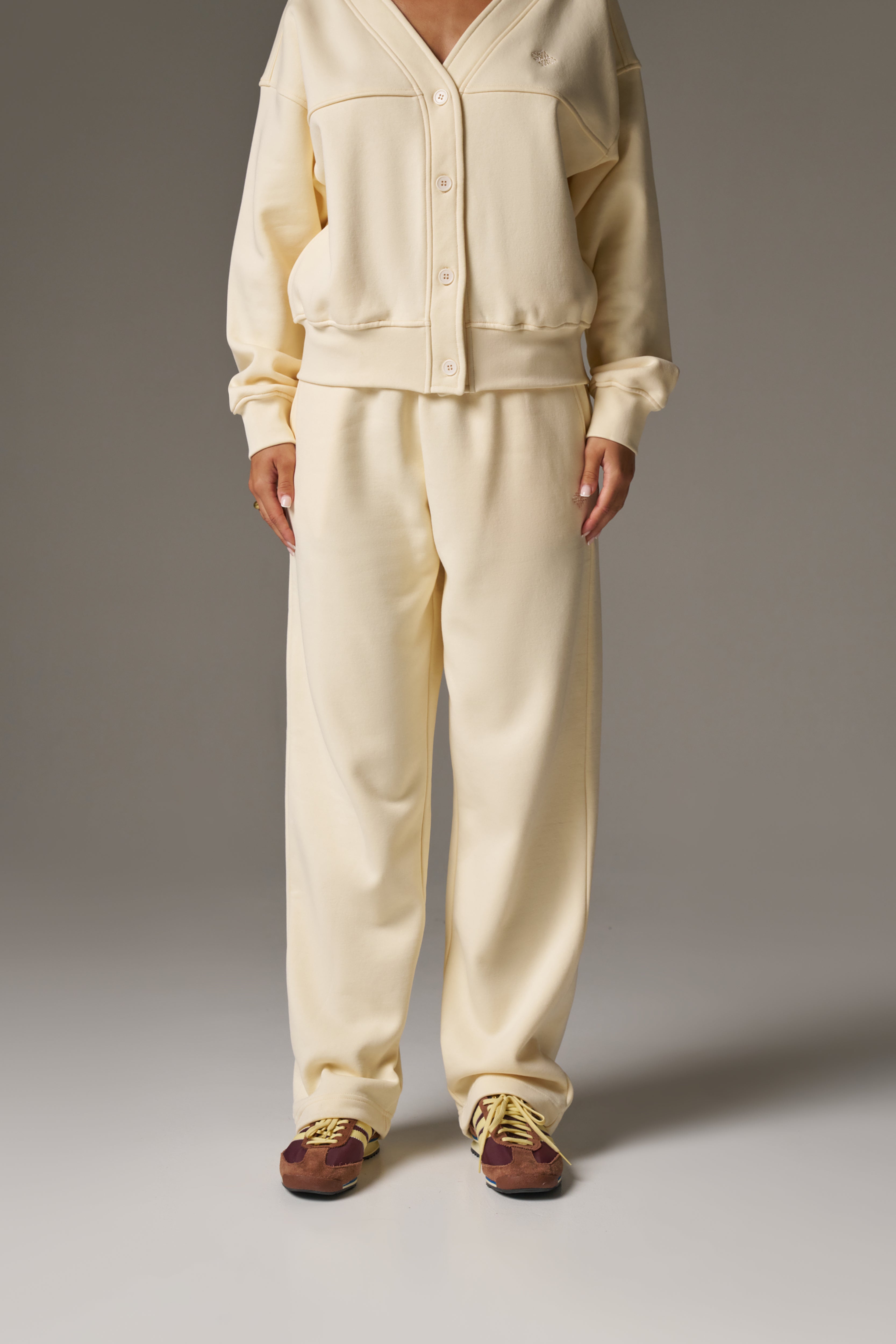 RELAXED TAPERED LEG JOGGERS - BUTTERMILK