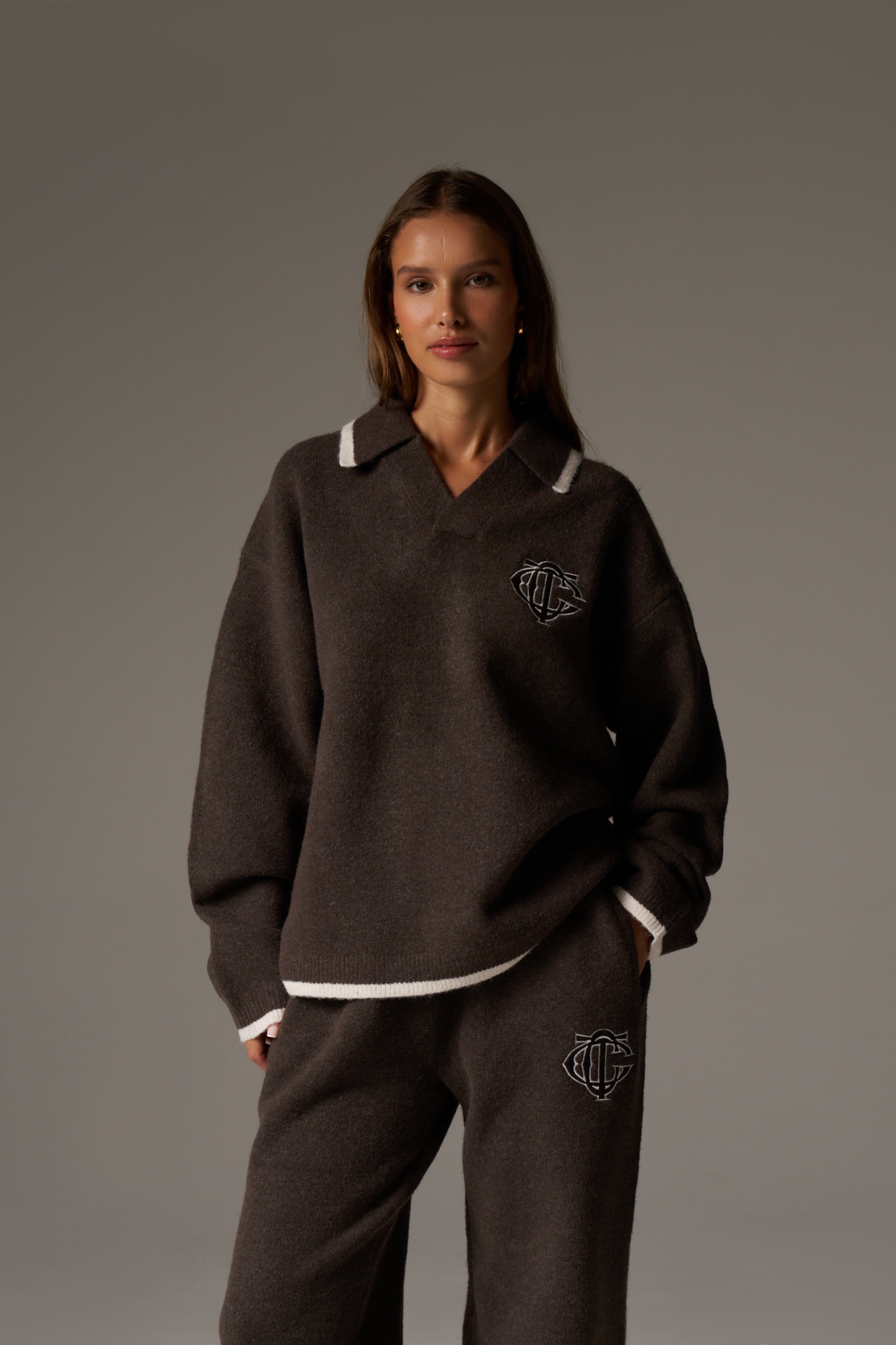 MONOGRAM KNITTED POLO TOP - BROWN