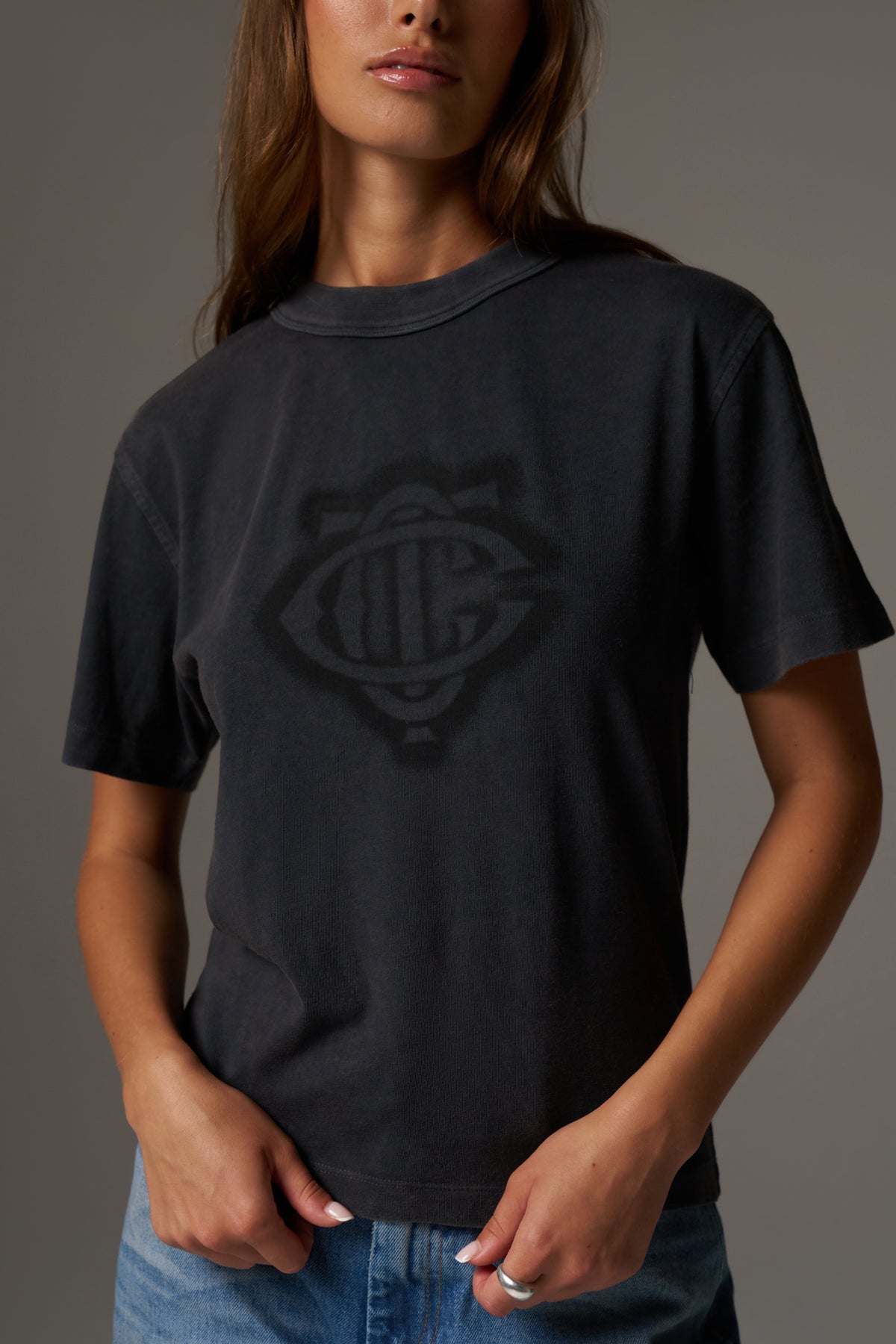 SHADOW PRINT EMBLEM T-SHIRT - WASHED BLACK
