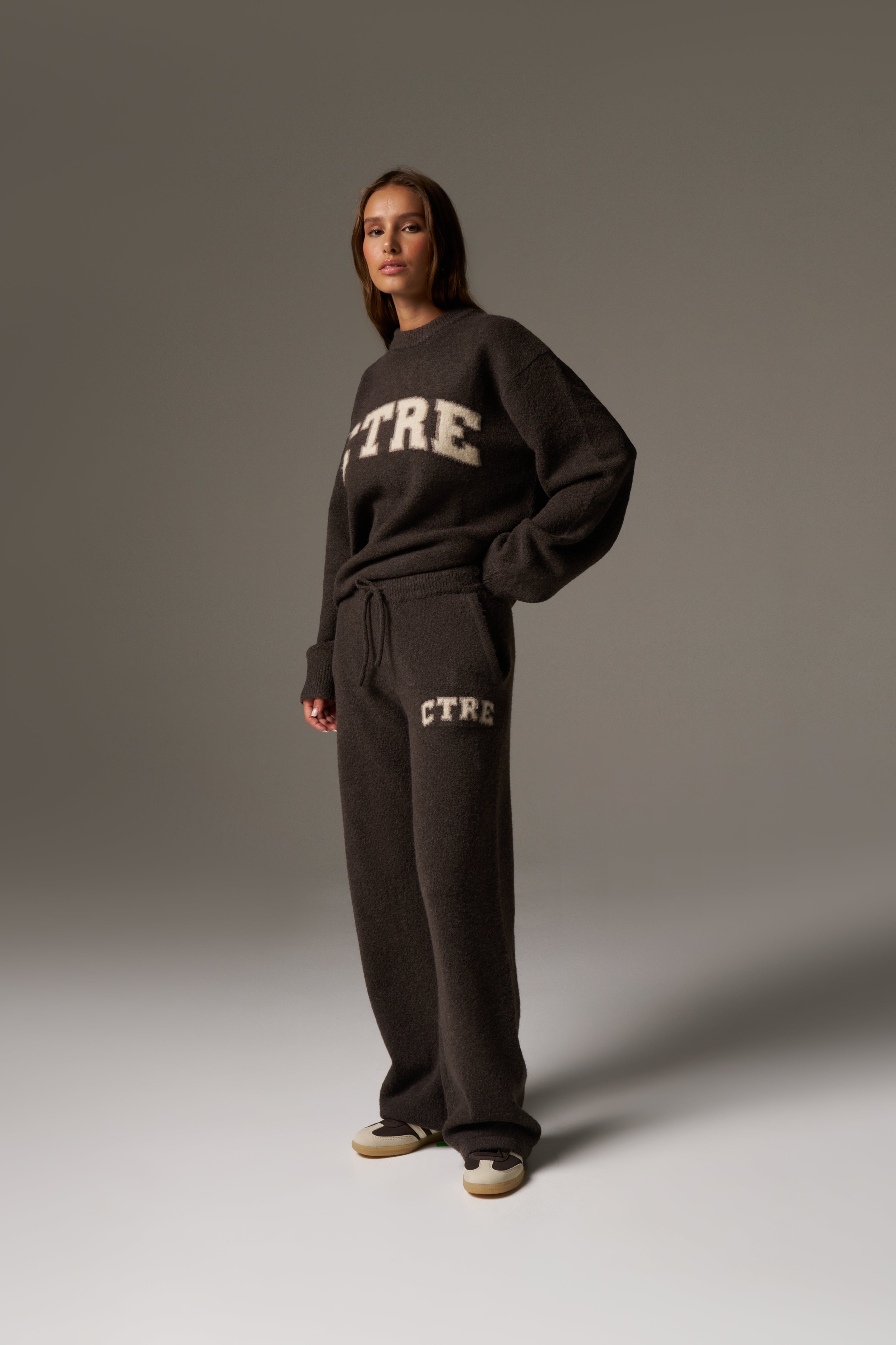 CTRE KNITTED JOGGERS - BROWN