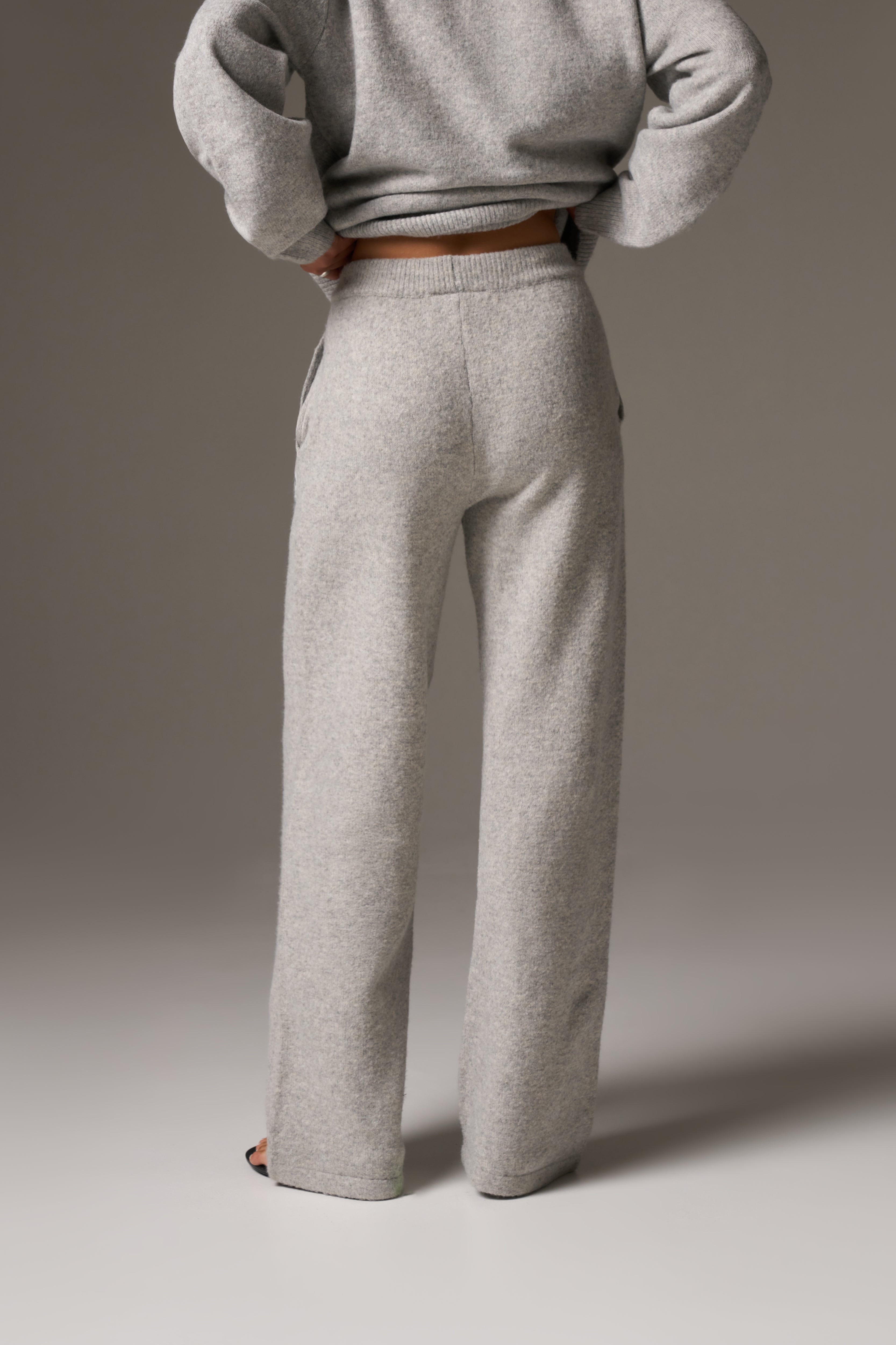 CTRE KNITTED JOGGERS - GREY