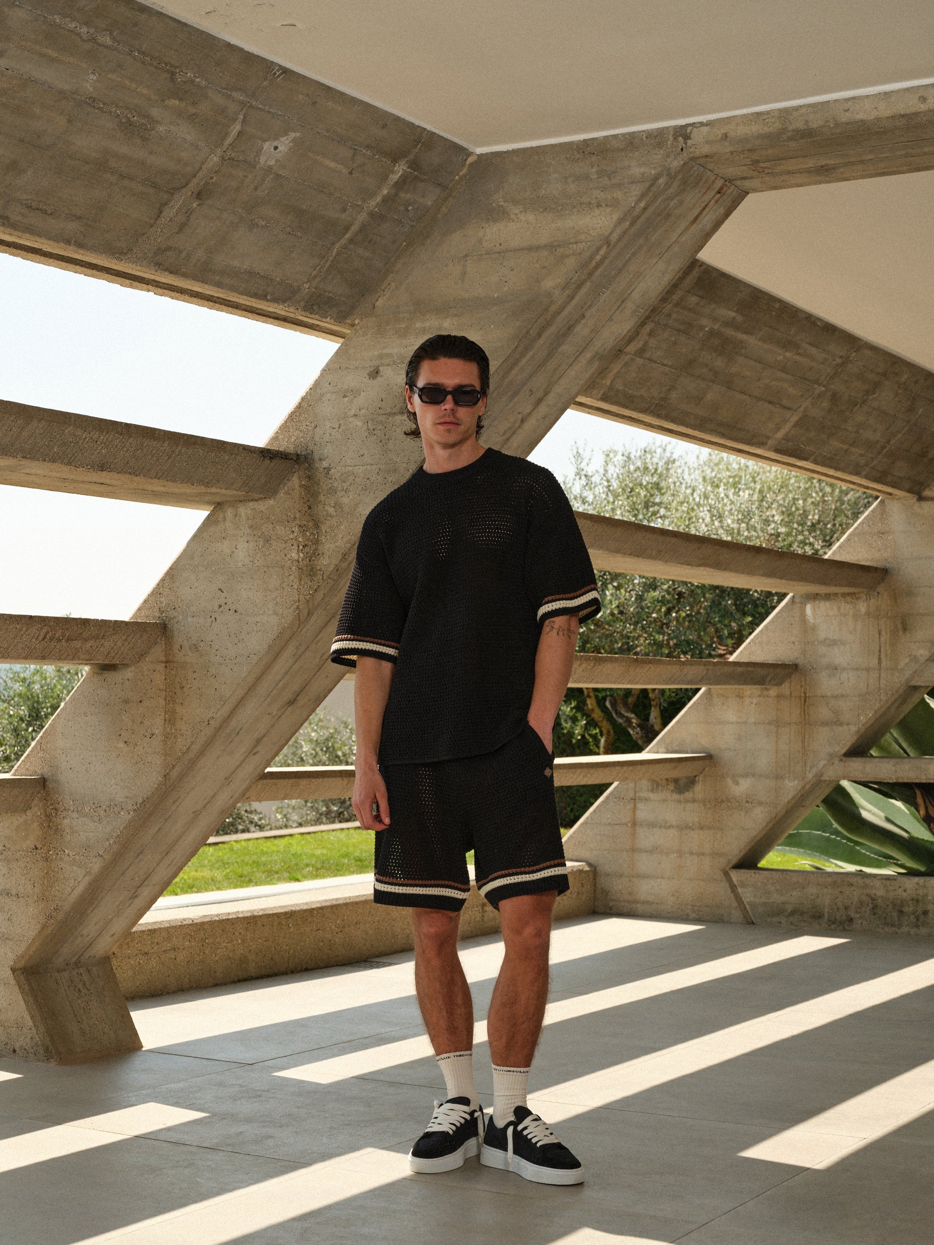CROCHET KNITTED STRIPE T-SHIRT - BLACK