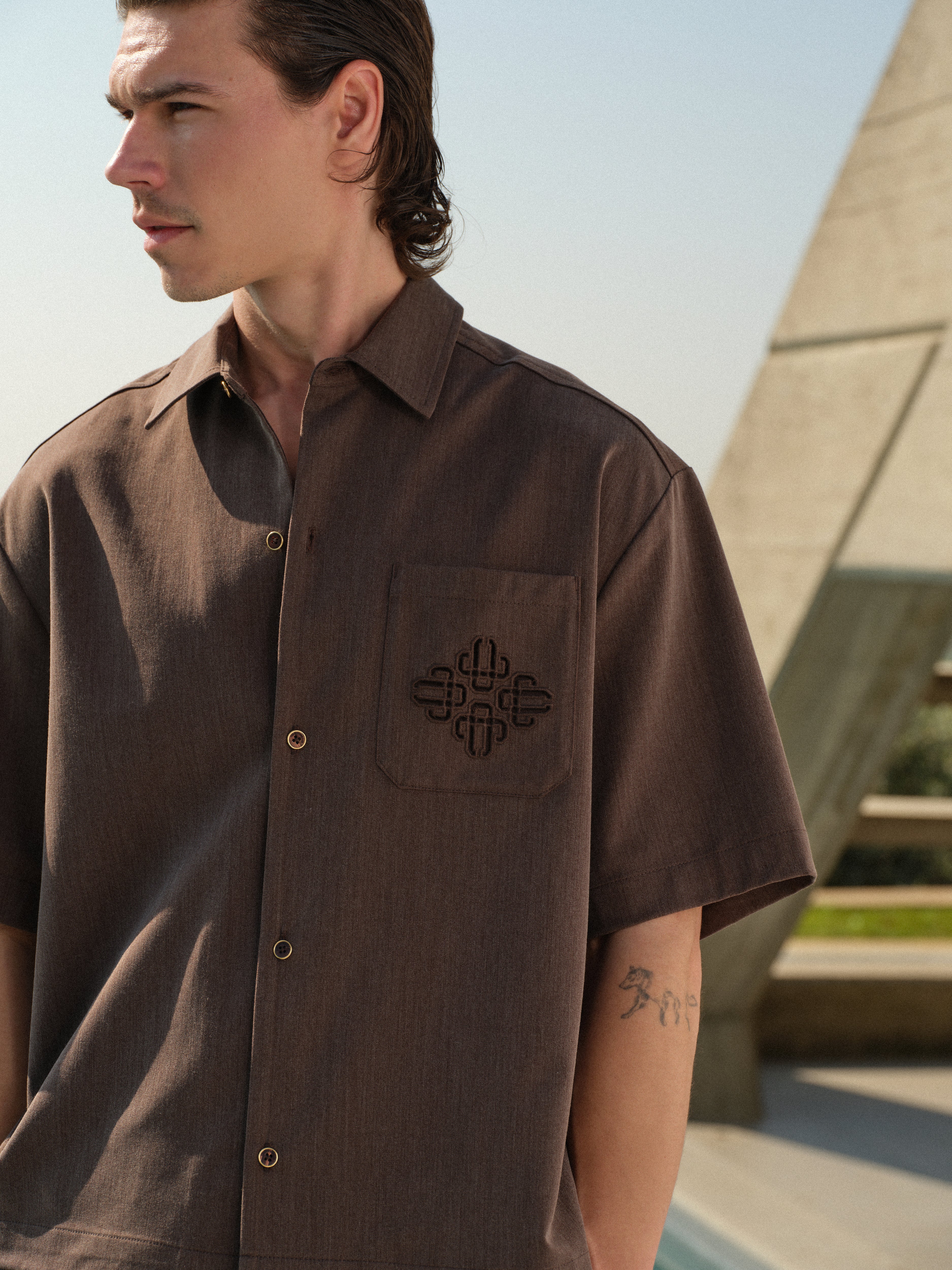 LASER CUT EMBLEM SHIRT - BROWN
