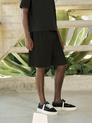 PLISSE SHORTS - BLACK